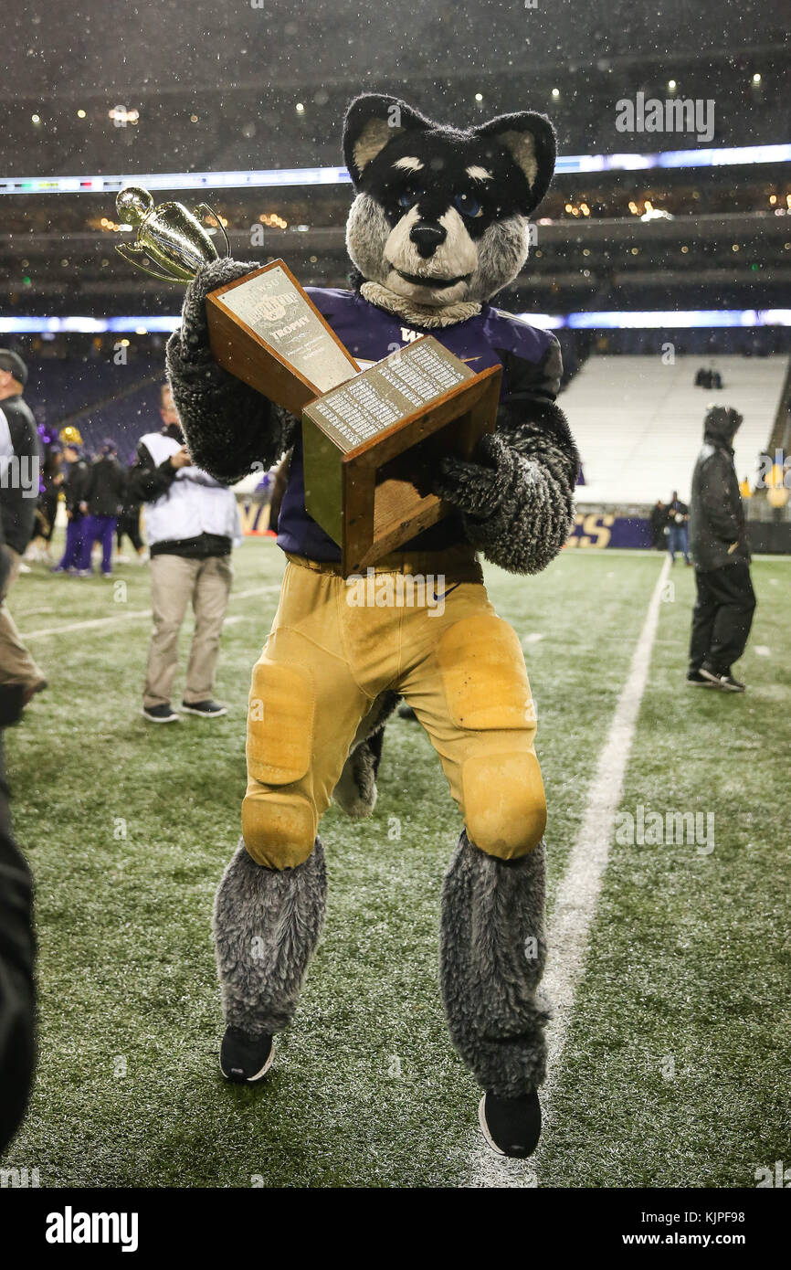 November 25, 2017: Washington mascot, Harry the Husky, celebrates with