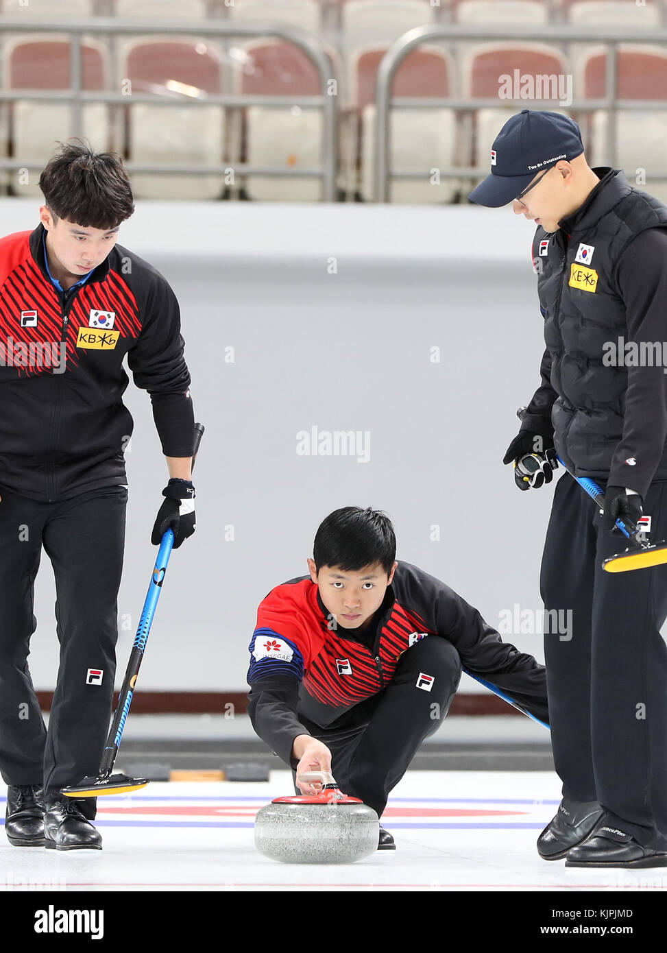27th Nov, 2017. S. Korea's curling team practices for PyeongChang 2018 ...