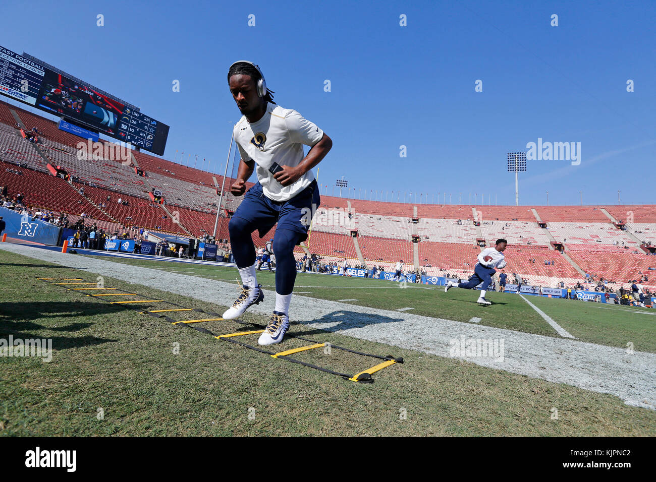 Los Angeles Rams' Todd Gurley II (left) is tackled by Cincinnati Bengals'  Shawn Williams during the NFL International Series match at Wembley  Stadium, London Stock Photo - Alamy