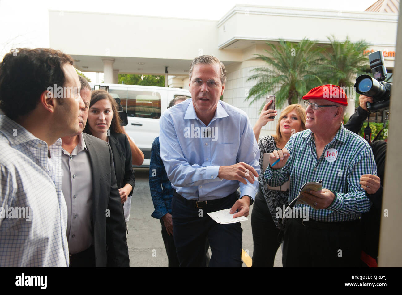 MIAMI, FL - DECEMBER 28: Republican presidential candidate and former ...