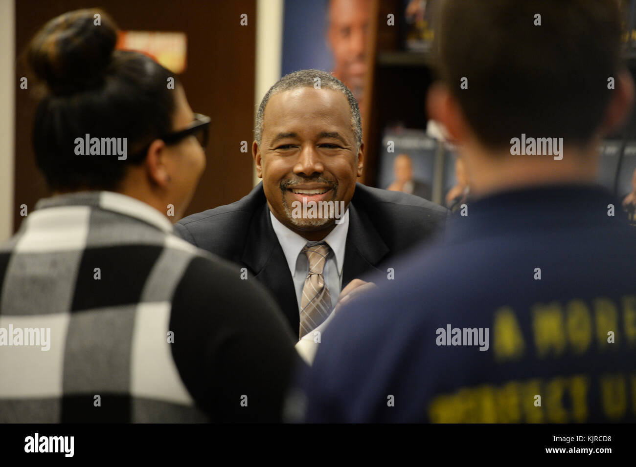 FORT LAUDERDALE FL - NOVEMBER 05: Presidential candidate Dr. Ben Carson attends a book signing at Barnes and Noble where he signed copies of his book 'A More Perfect Union' on November 5, 2015 in Fort Lauderdale, Florida  People:  Dr. Ben Carson Stock Photo