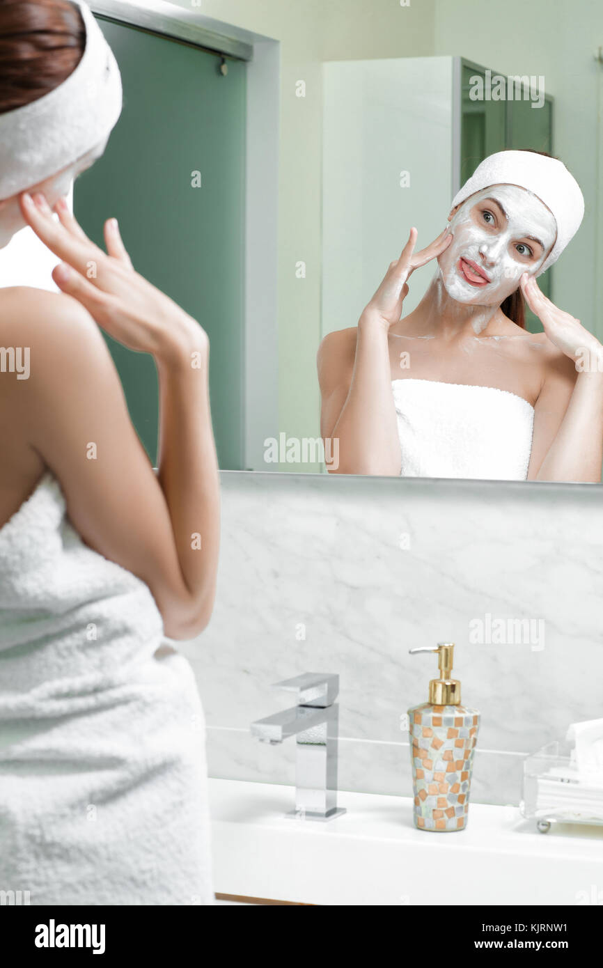 Woman remove mask cosmetic hi-res stock photography and images - Alamy
