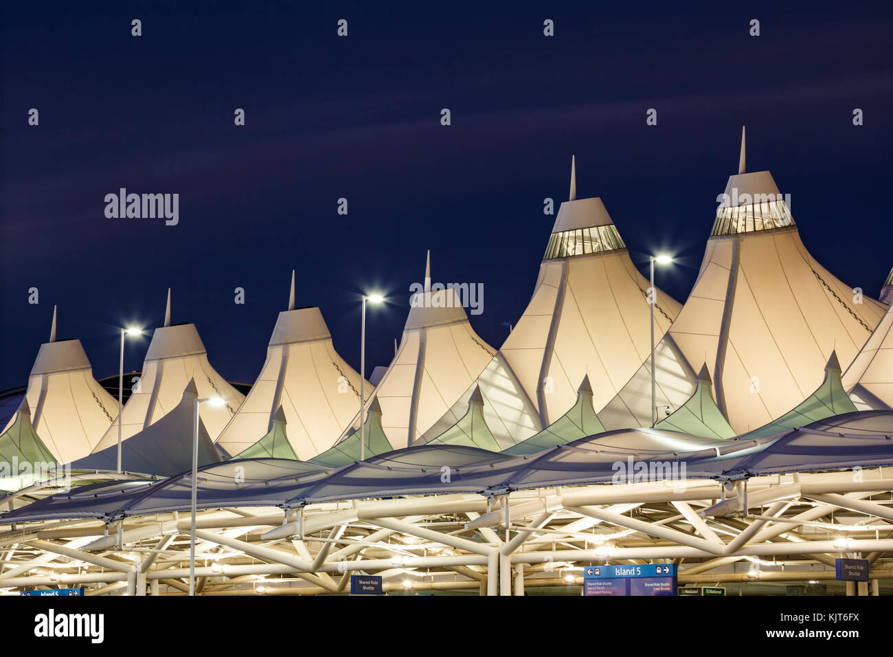 'Tent' fiberglass roof (designed by Fentress Bradburn Architects), Jeppesen Terminal Building, Denver International Airport (DIA), Denver, Colorado US Stock Photo