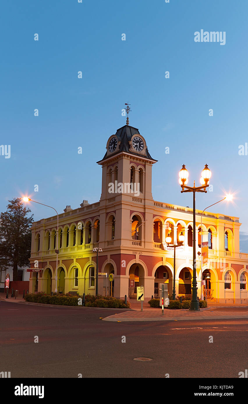 The Post Office completed in 1881 and designed by the NSW Colonial Architect’s Office under James Barnet. Forbes New South Wales Australia Stock Photo
