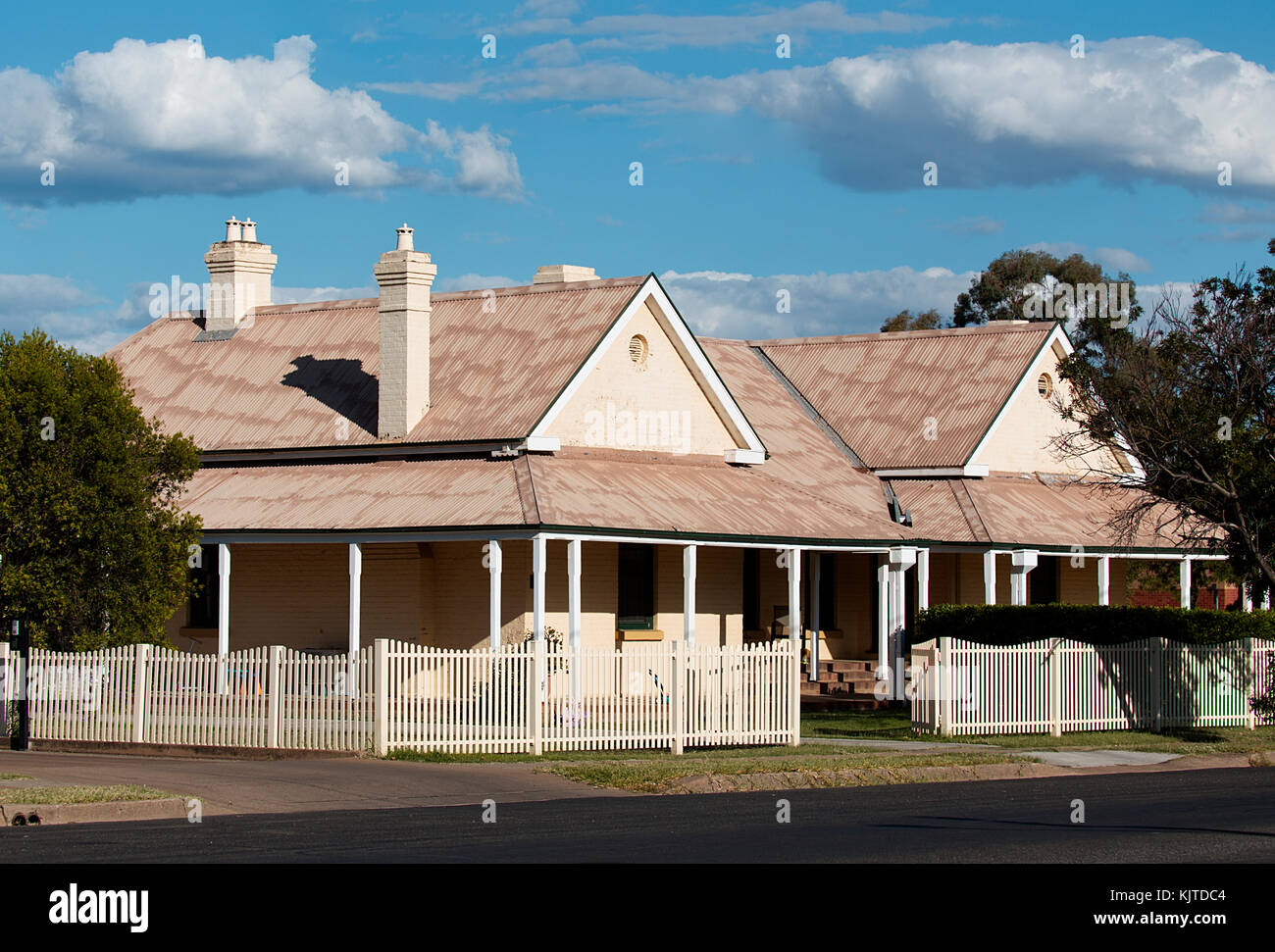 The Police Sergeant’s residence (1880) and later became the Lock Up Keeper’s residence. Narrabri NSW Australia Stock Photo