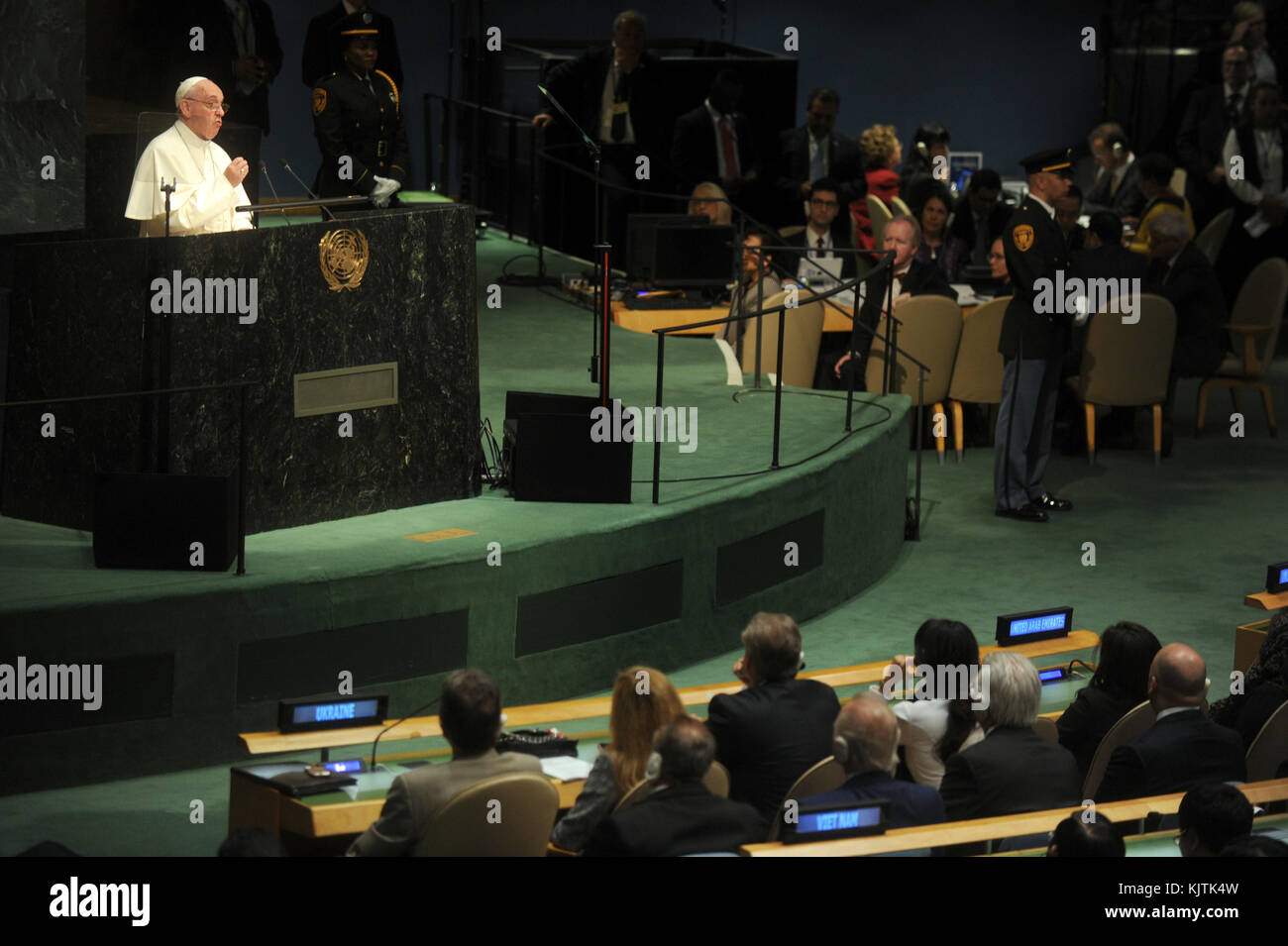 Assembly Pope's NEW YORK, NY - SEPTEMBER 25: Pope Francis addresses The United Nations ...