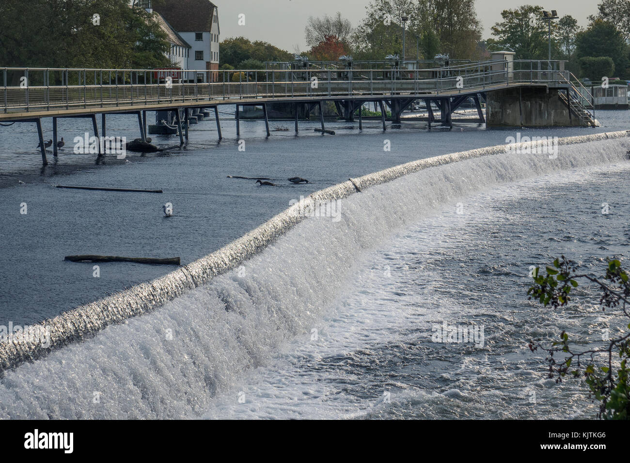 England, Buckinghamshire, River Thames, Hambleden weir Stock Photo