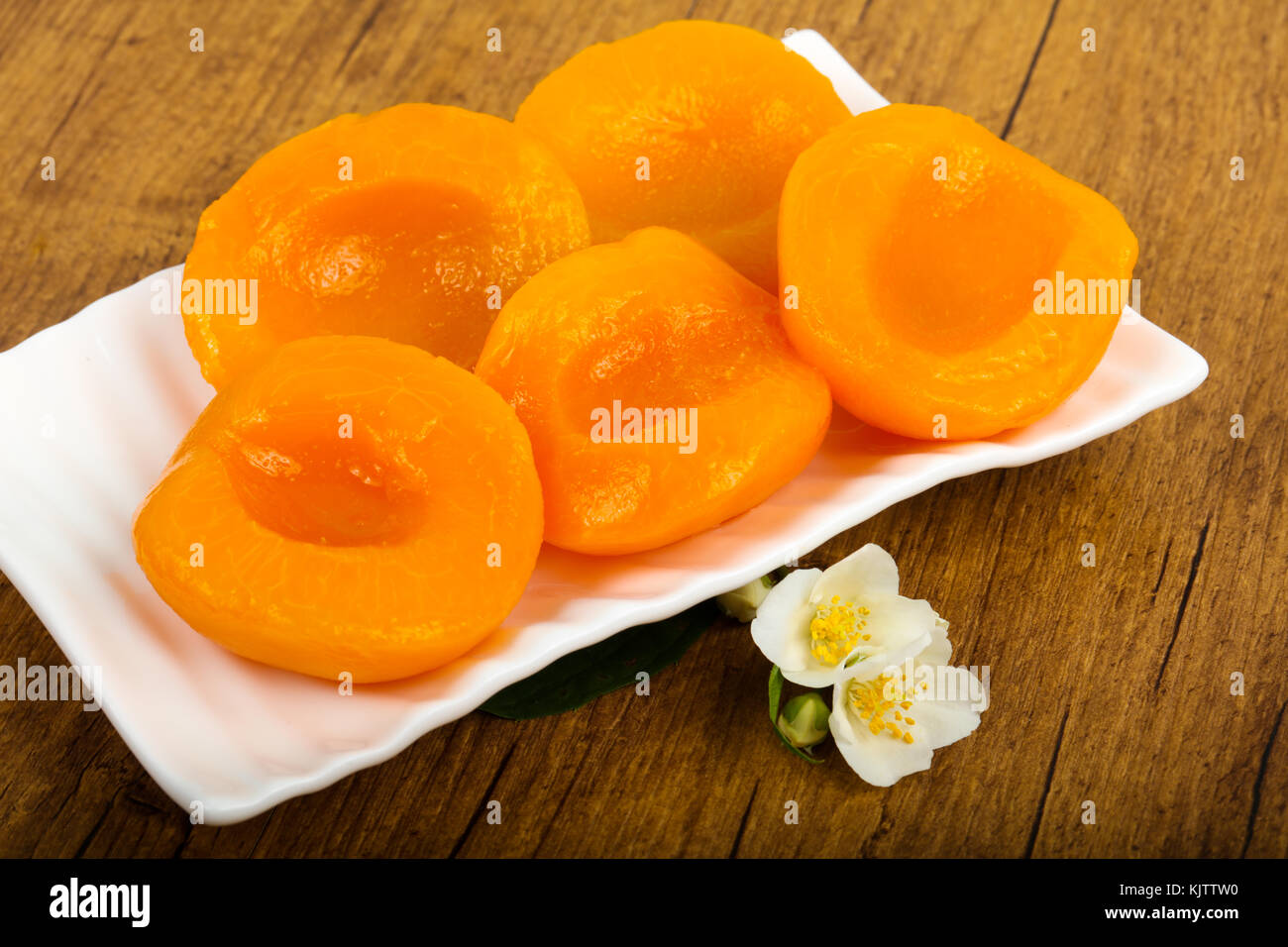 Sweet Canned peaches Stock Photo Alamy