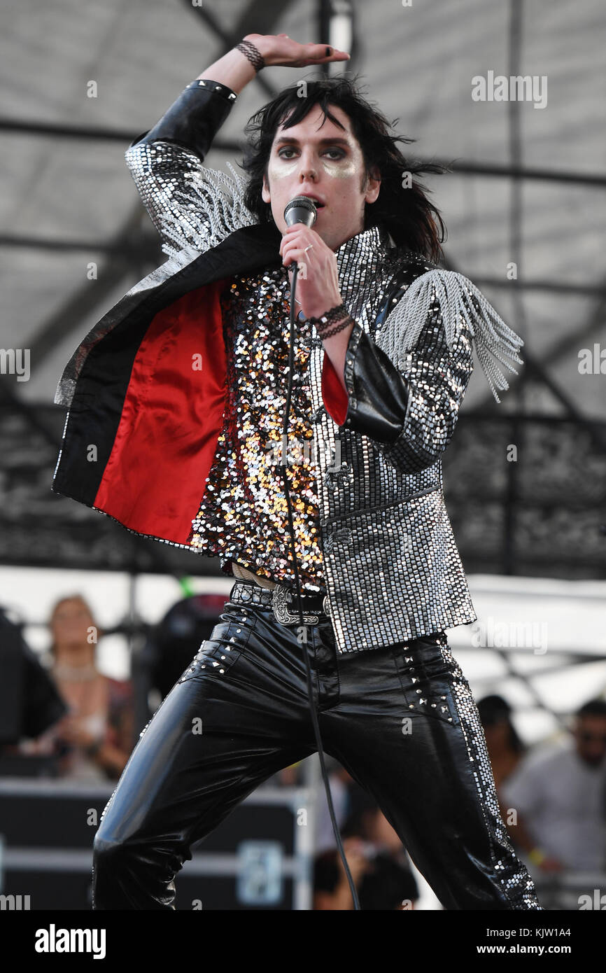 FORT LAUDERDALE, FL DECEMBER 03 Luke Spiller of The Struts performs during at Fort Lauderdale