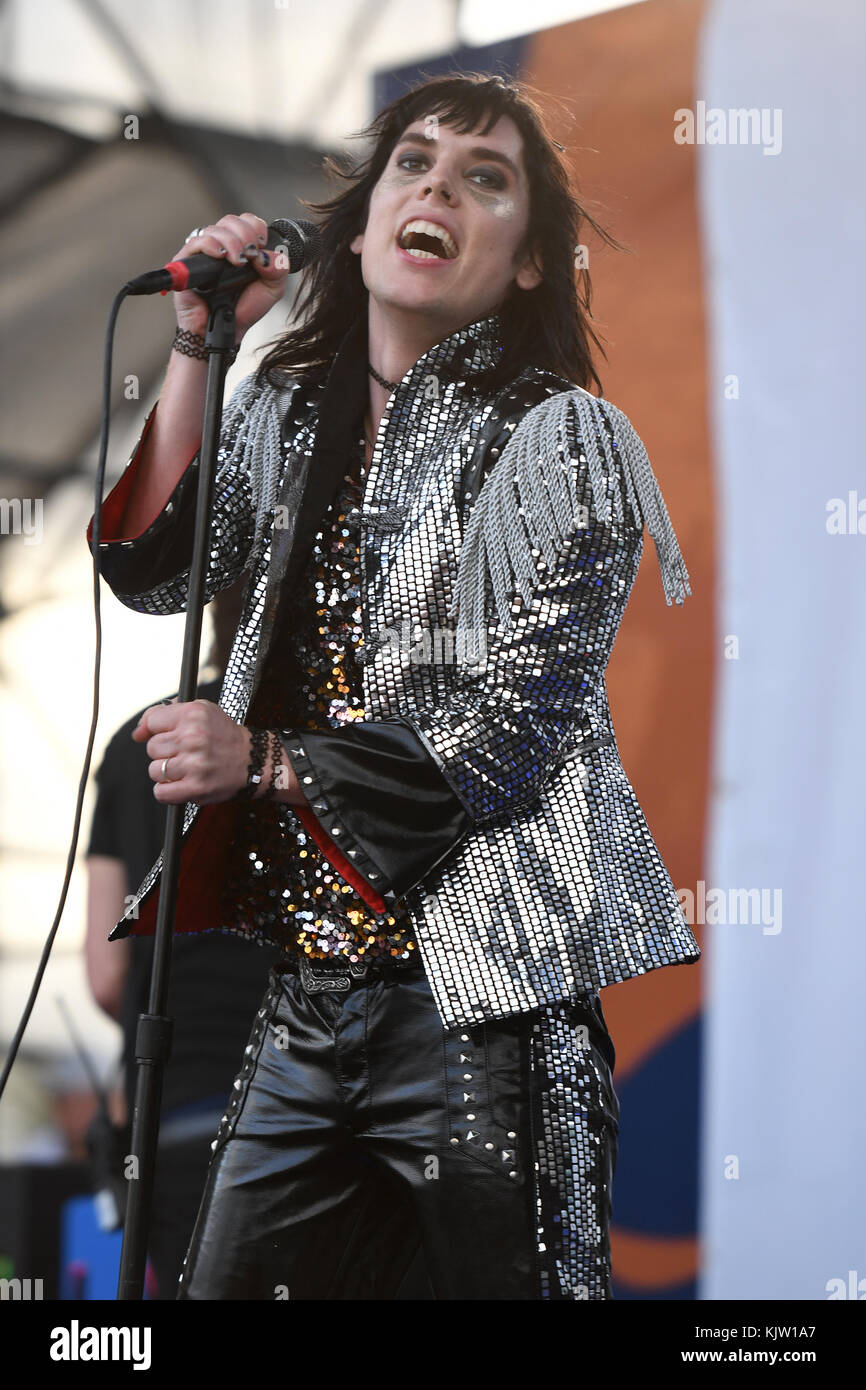 FORT LAUDERDALE, FL DECEMBER 03 Luke Spiller of The Struts performs during at Fort Lauderdale
