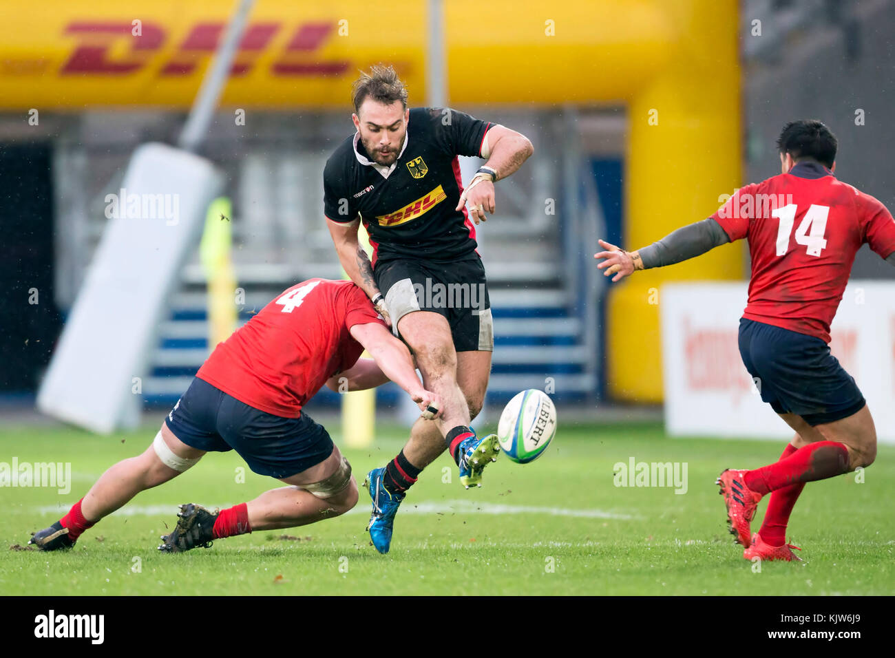 Offenbach, Germany. 25th Nov, 2017. Chile's Nikola Bursic (4, LR