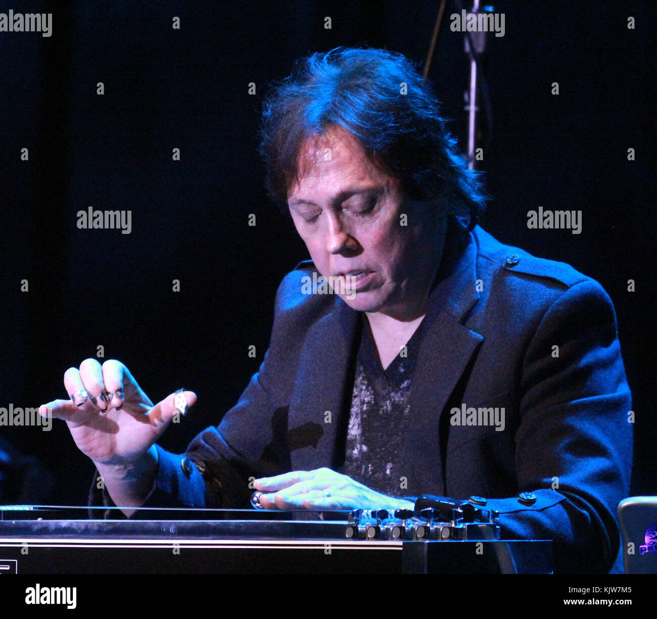 LAS VEGAS, NV., Nov. 24, 2017- John McFee of the Doobie Brothers performs Friday, Nov. 24, 2017 at the Orlean's Resort in Las Vegas, NV. He joined the group in 1979. · NO WIRE SERVICE · Photo: Barry Sweet/BARRY SWEET/dpa Stock Photo