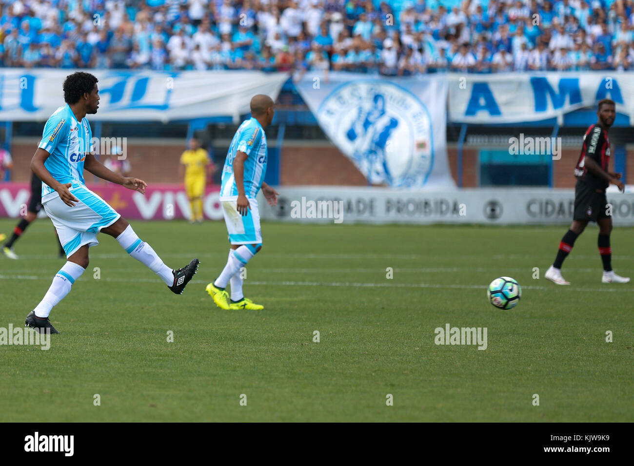 Florian Polis Sc 26 11 2017 Avai X Atletico Pr Betao And Marquinhos Do Avai And Douglas Coutinho Of Atletico Pr For The 37th Round Of The Brazilian Football Championship Series A 2017