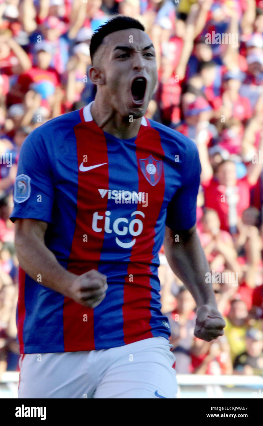 Asuncion Paraguay 26th Nov 2017 Cerro Porteno S Alfio Oviedo Jubilates A Goal Against Esportivo Luqueno During Paraguay S Torneo Clausura 20th Round Match Between Cerro Porteno And Esportivo Luqeno At The Pablo Rojas