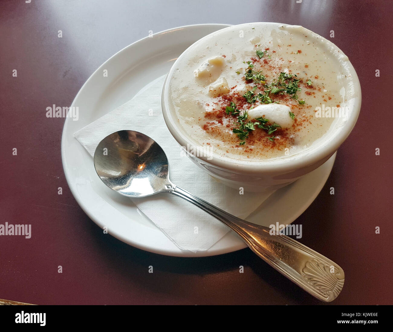 Depoe Bay, Orgeon, USA. 04th Sep, 2017. A bowl of Clam Chowder stands