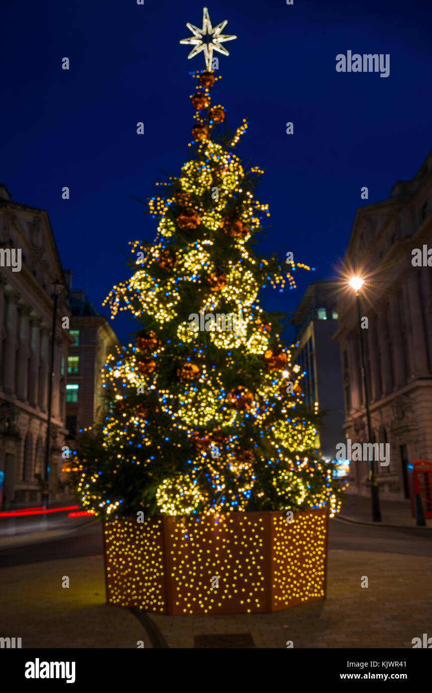 Defocused decorated Christmas tree in Central London Stock Photo Alamy