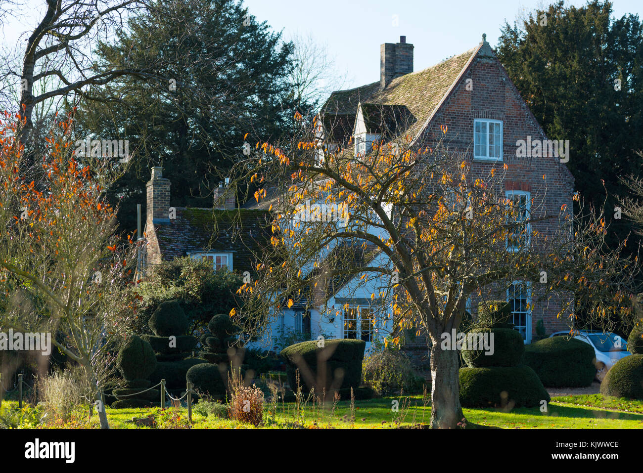 England, Cambridgeshire, Hemingford Grey Manor & gardens, Britain’s