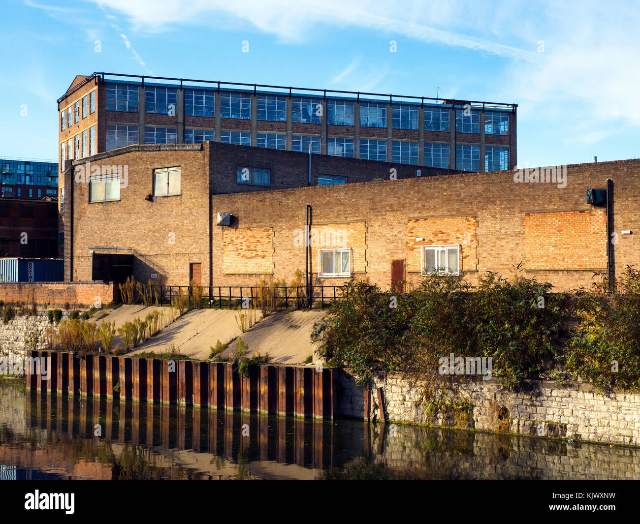 Limehouse cut canal London, England Stock Photo Alamy