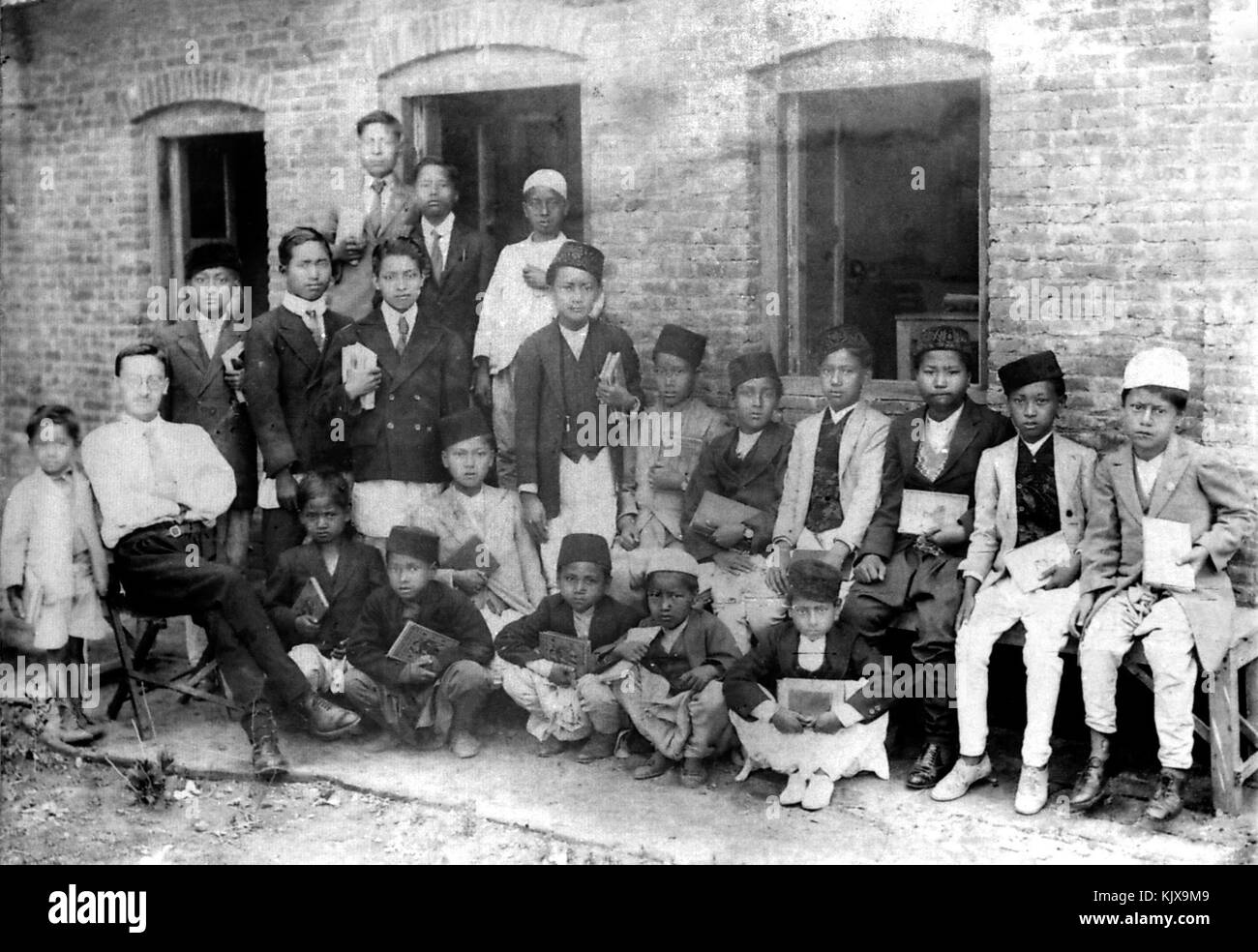 Indian school class photo india hi-res stock photography and images - Alamy