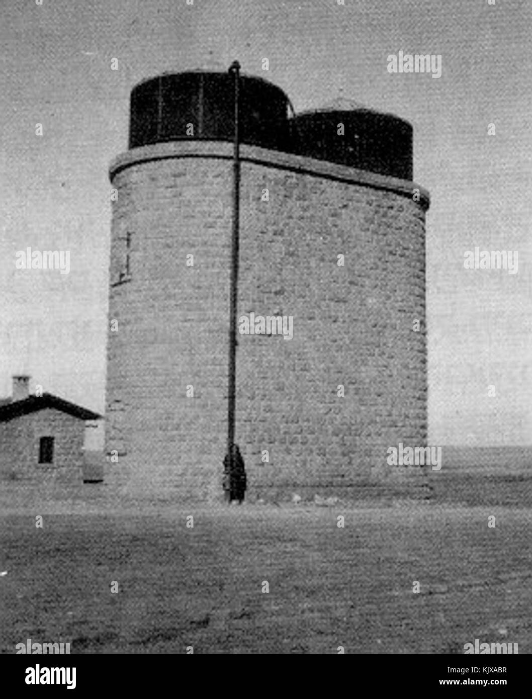 Beersheba water tower in 1935 Stock Photo Alamy