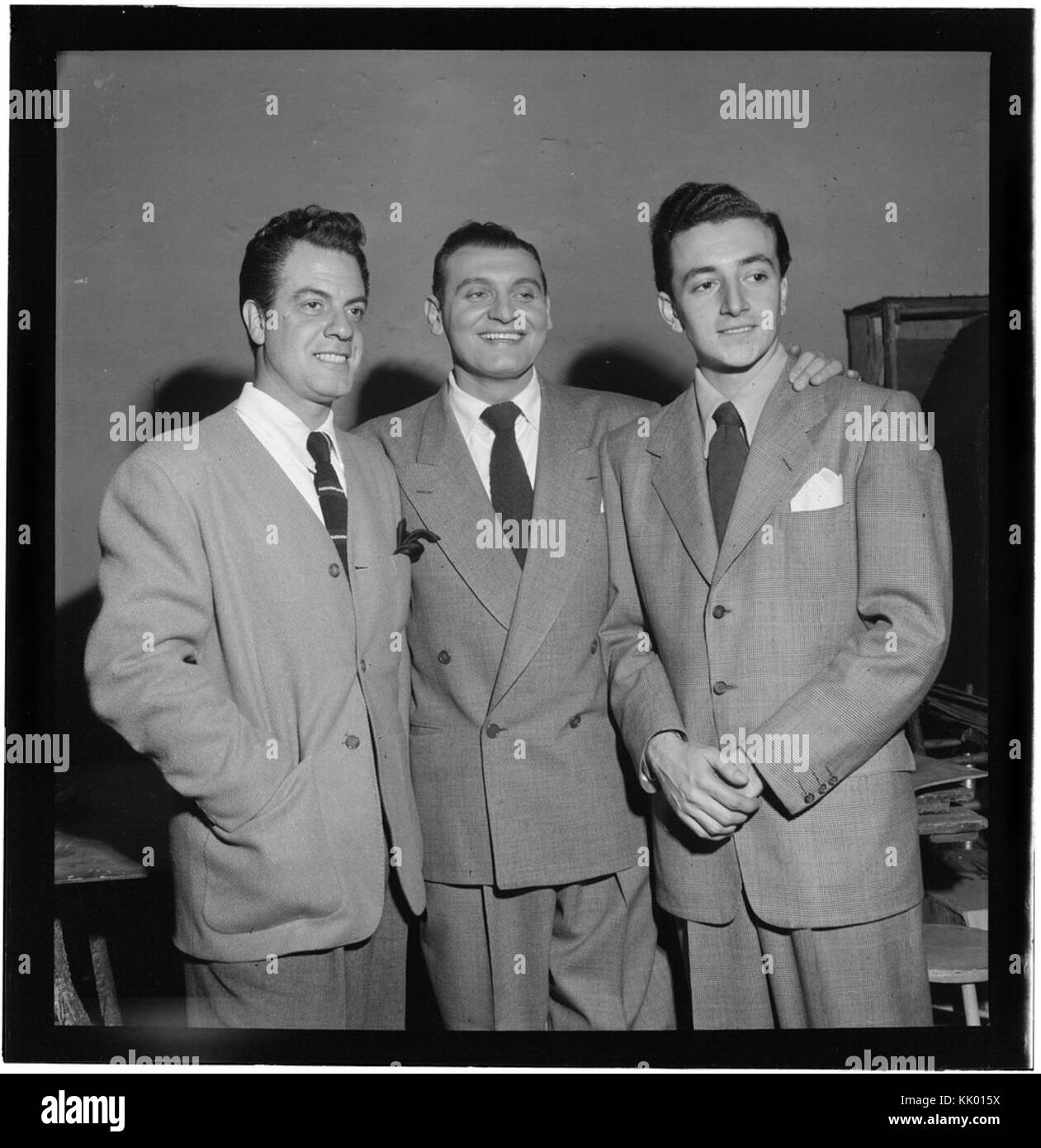 (Portrait of Frankie Laine and Vic Damone, New York, N.Y., between 1946 and 1948) (LOC) (5062506110) Stock Photo
