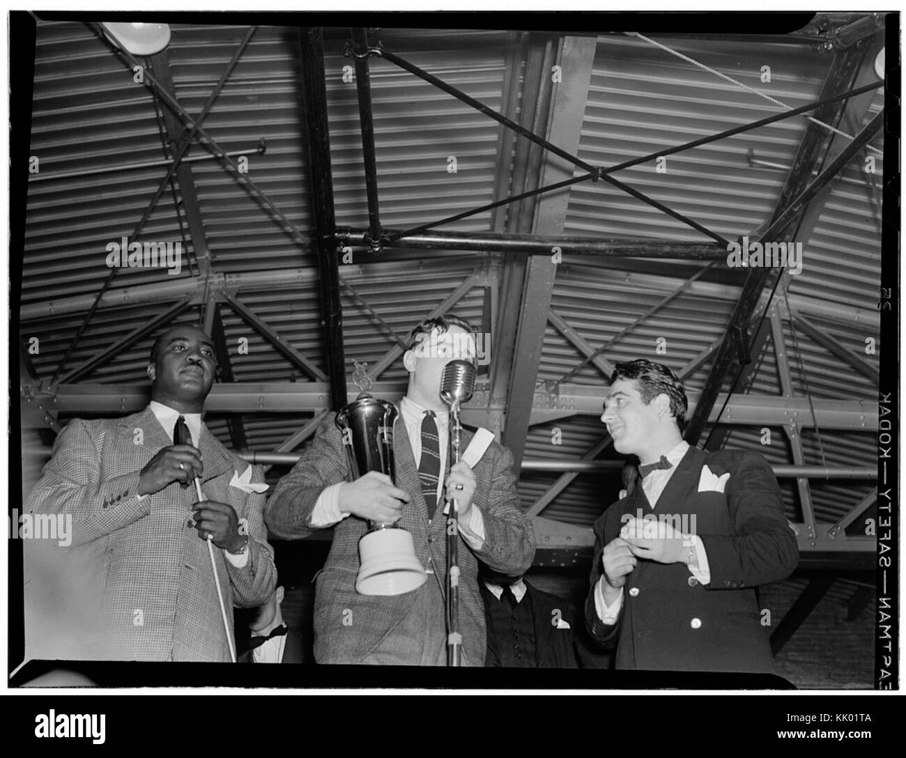 (Portrait of Jimmie Lunceford, William P. Gottlieb, and Gene Krupa, Washington, D.C., ca. 1940) (LOC) (5354181251) Stock Photo