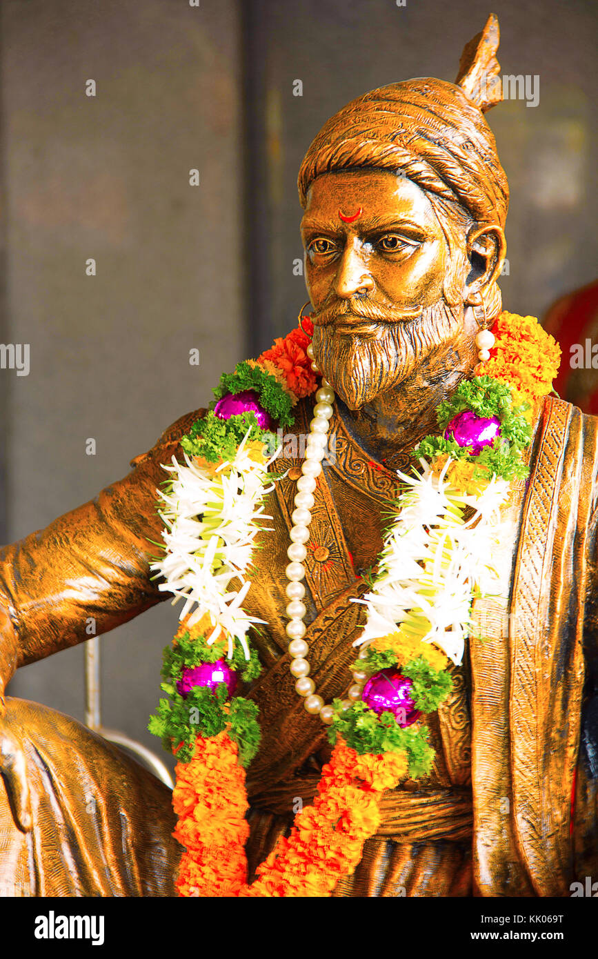 Bronze statue of Shivaji Maharaj, the Maratha emperor, Kapoorhol, Pune  Stock Photo - Alamy