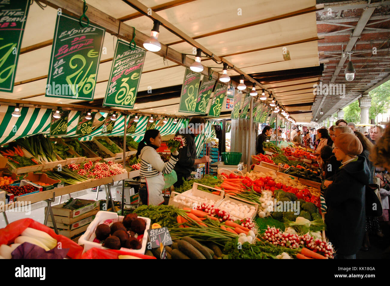 Farmers market local stall paris hires stock photography and images Alamy