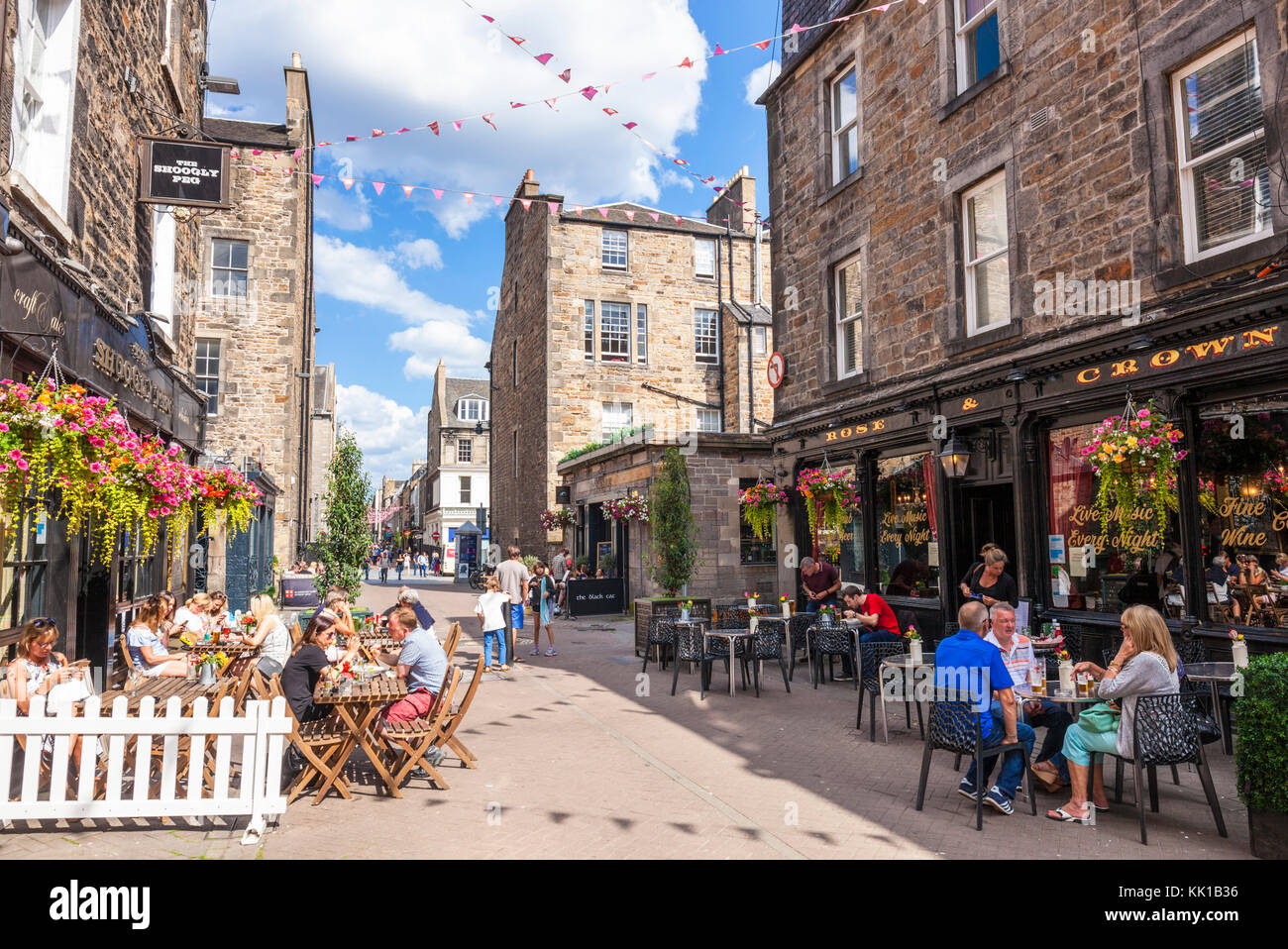 Rose street Edinburgh scotland edinburgh rose street cafes pubs and shops edinburgh new town edinburgh scotland uk gb europe Stock Photo