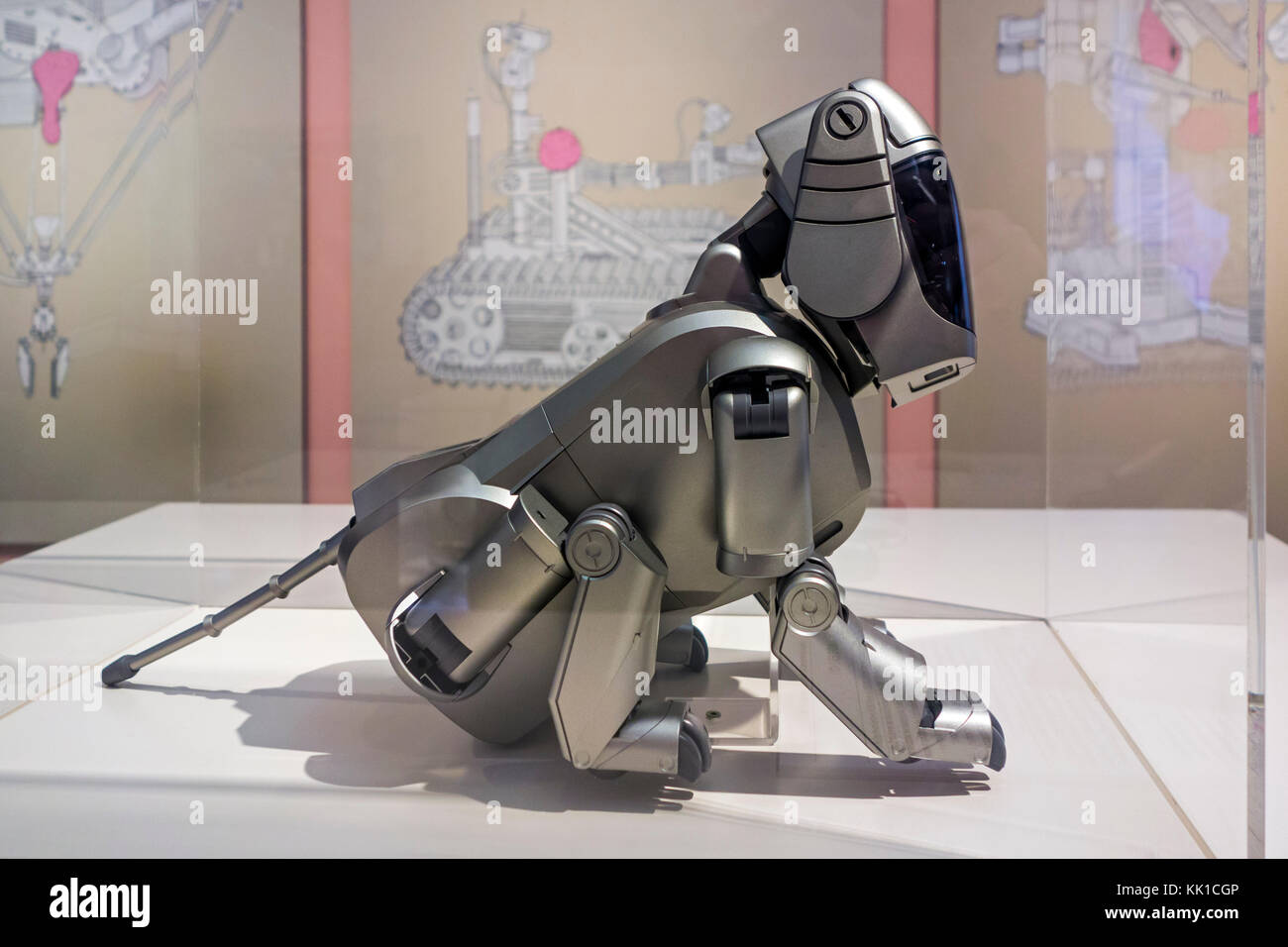 Toy robot dog fotografías e imágenes de alta resolución - Alamy