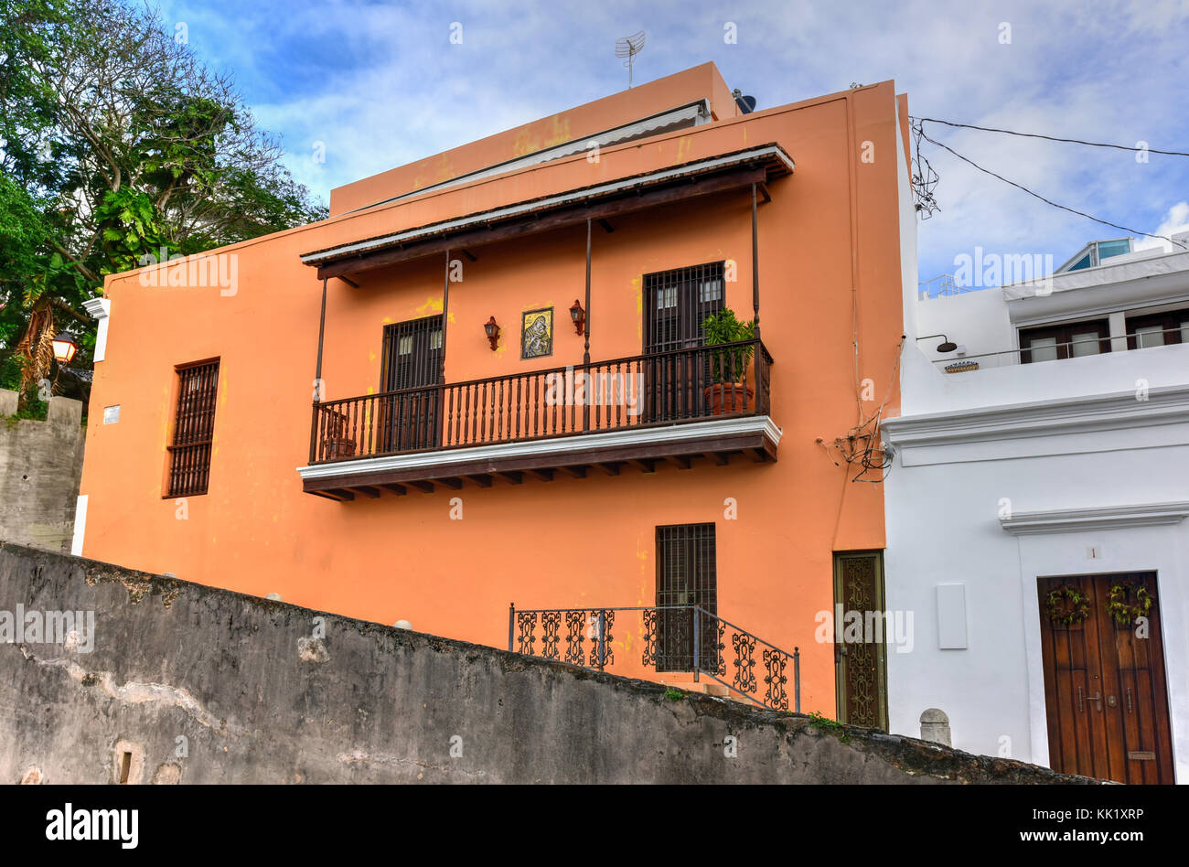 Classical colonial hi-res stock photography and images - Alamy