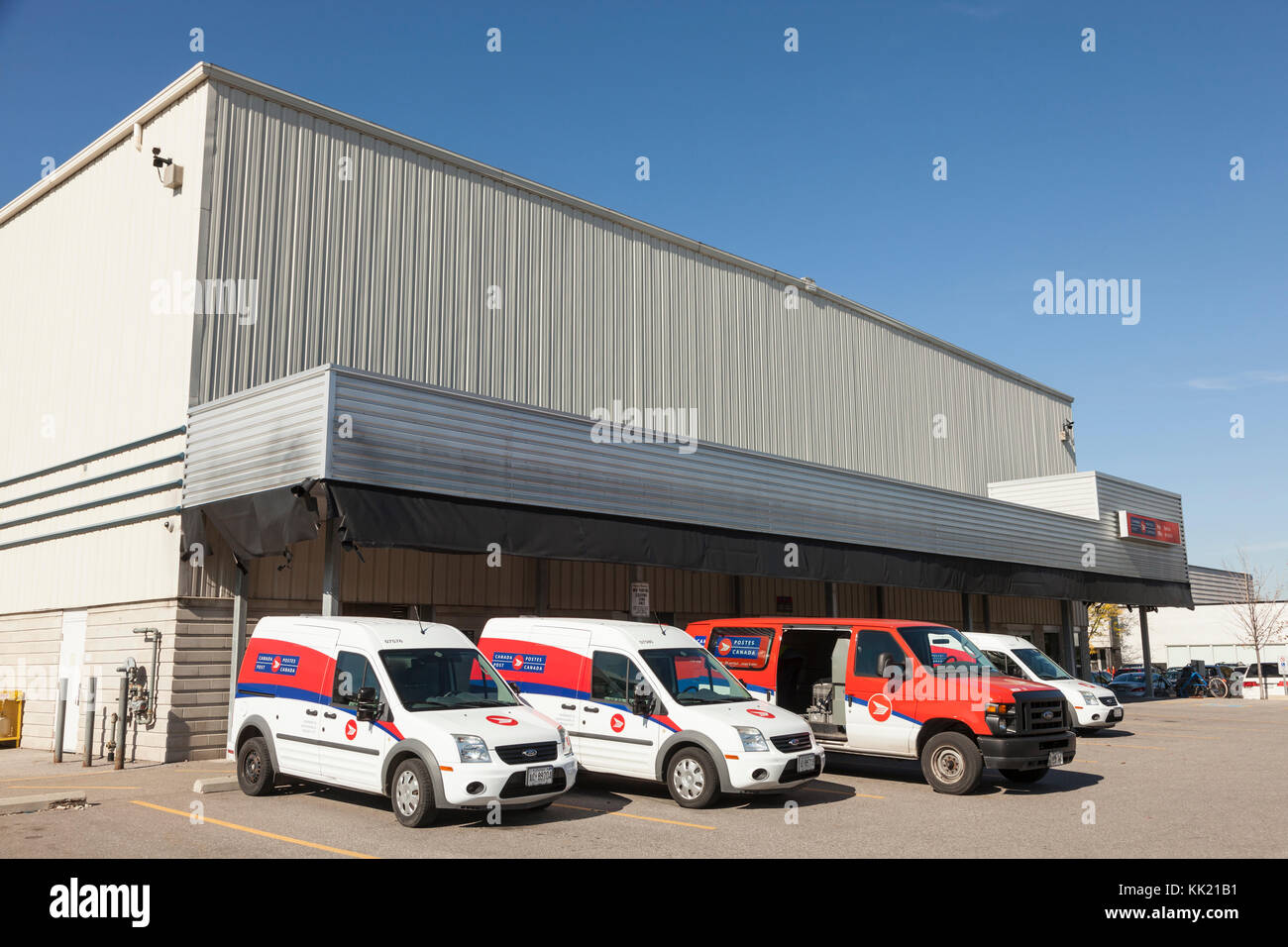Delivery Trucks Stock Photos Delivery Trucks Stock Images Alamy delivery-trucks-stock-photos-delivery-trucks-stock-images-alamy