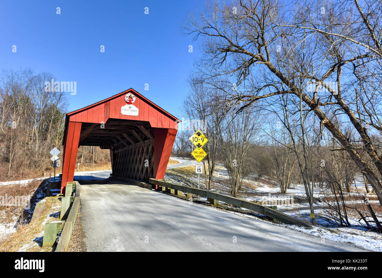 Cooley Covered Bridge in Pittsford, Vermont Stock Photo - Alamy