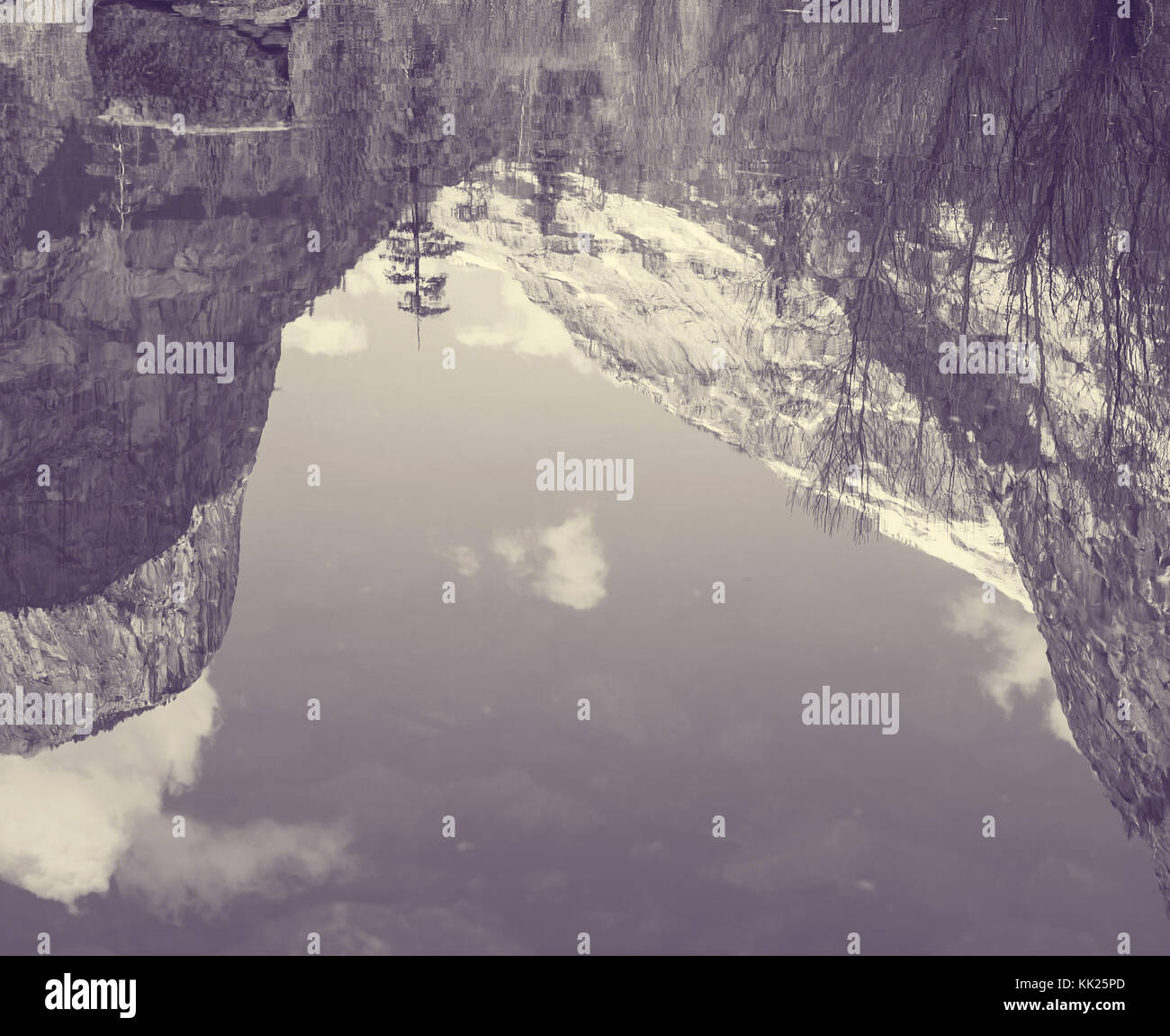 Mirror lake yosemite hike hi-res stock photography and images - Alamy