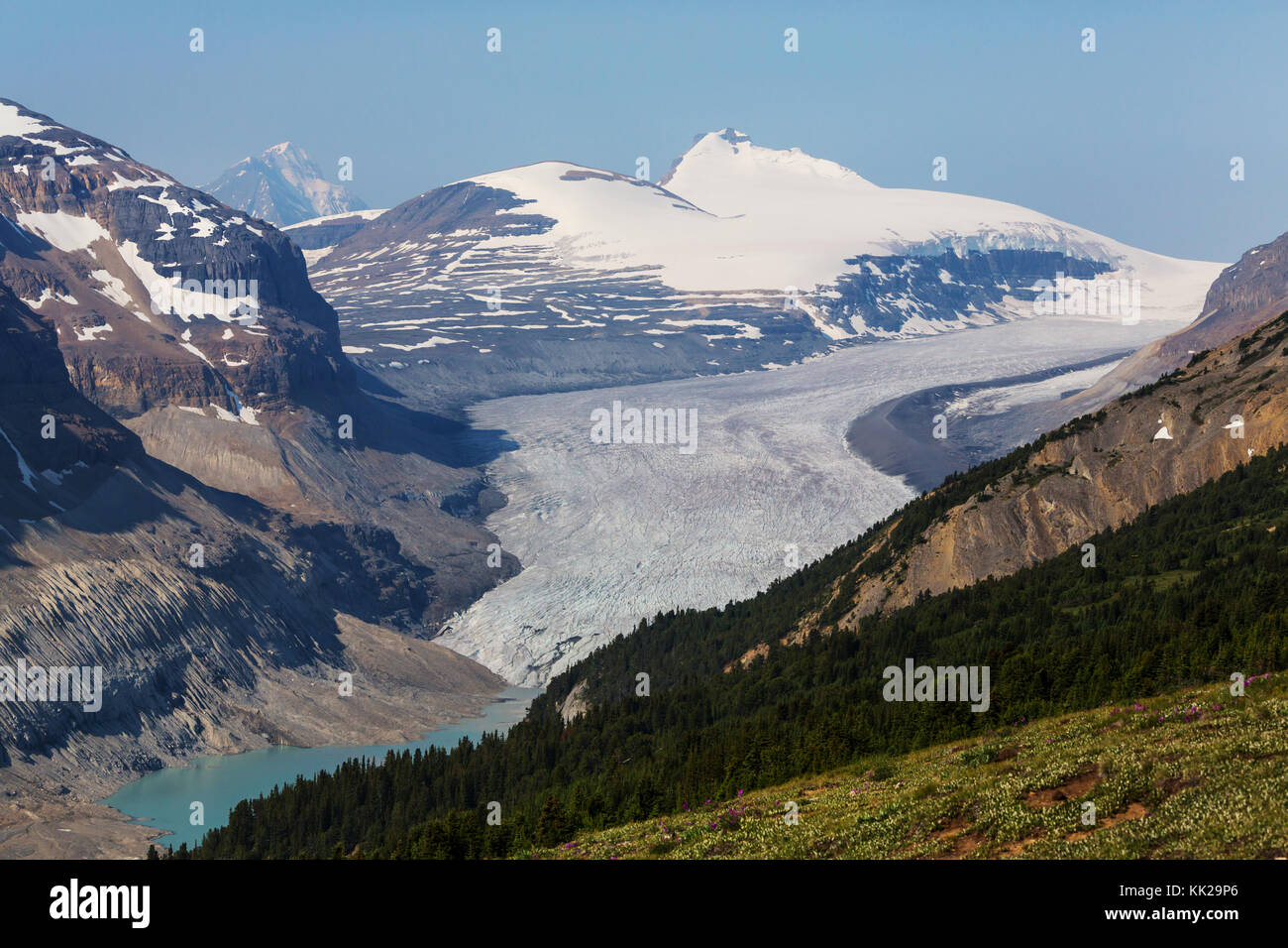Mountains In Canada Stock Photo Alamy Mountains In Canada KK29P6 