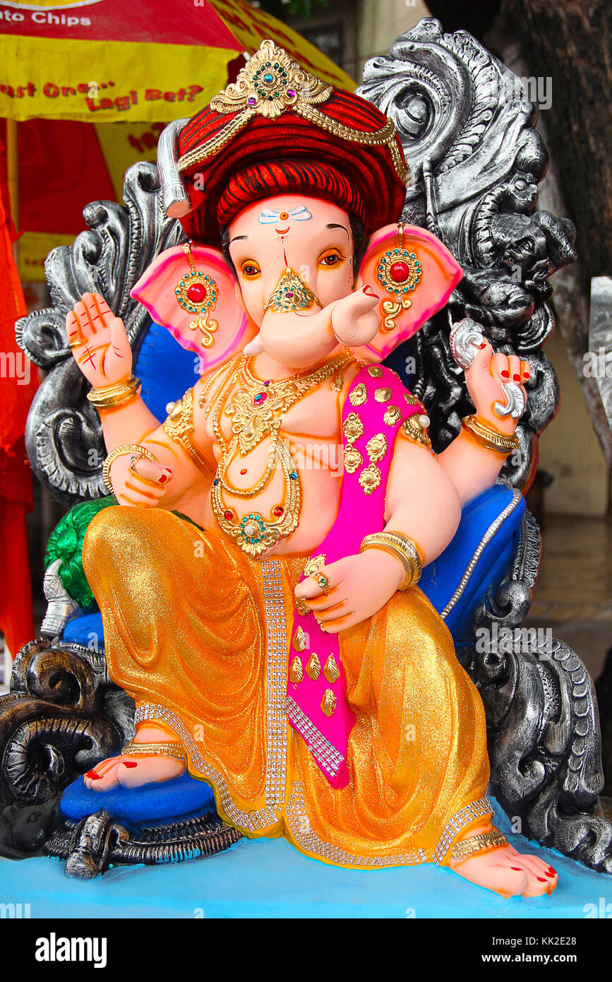 Lord ganapati sculpture hi-res stock photography and images - Alamy