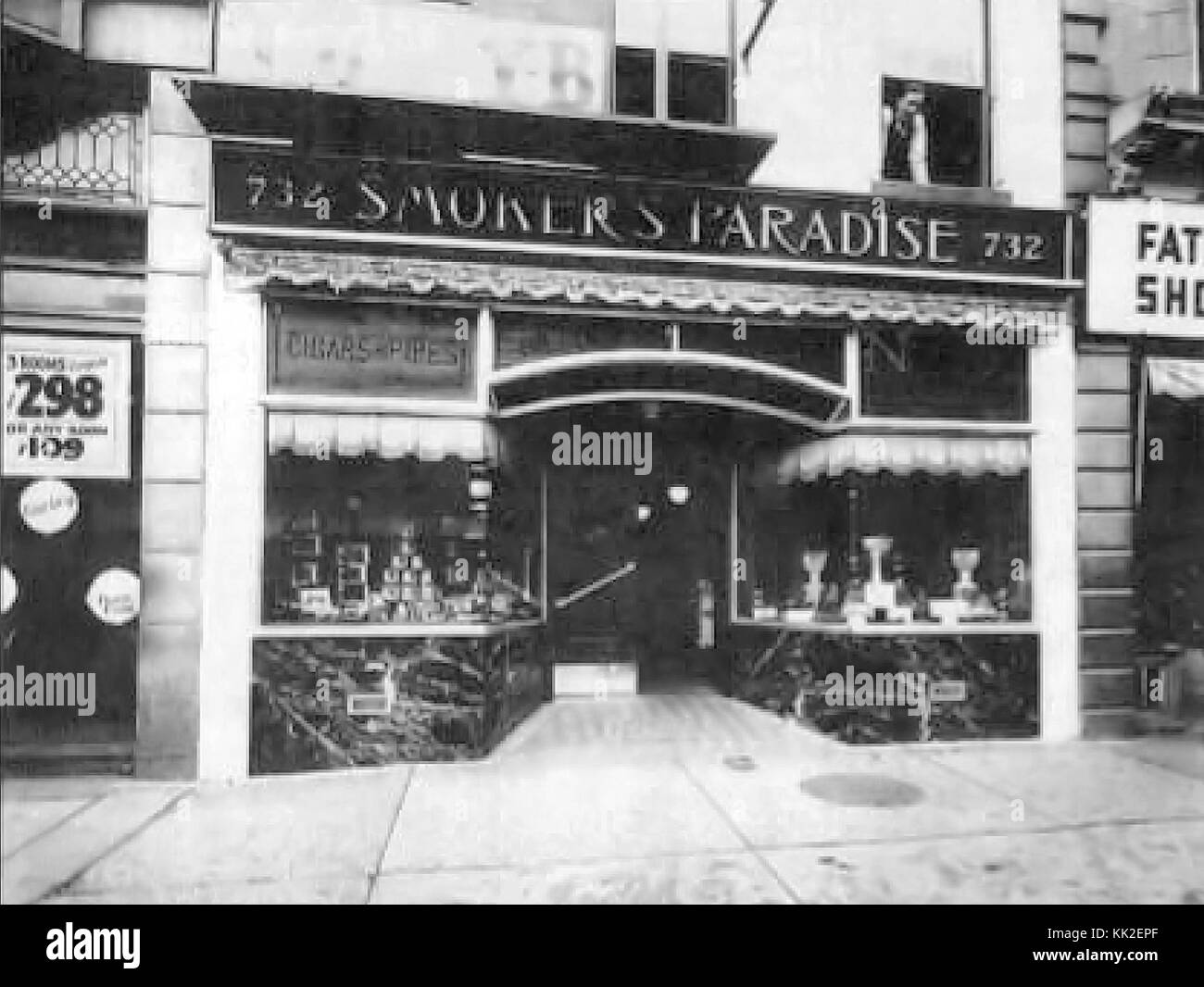 1922 Smokers Paradise 732 Hamilton Allentown PA Stock Photo Alamy