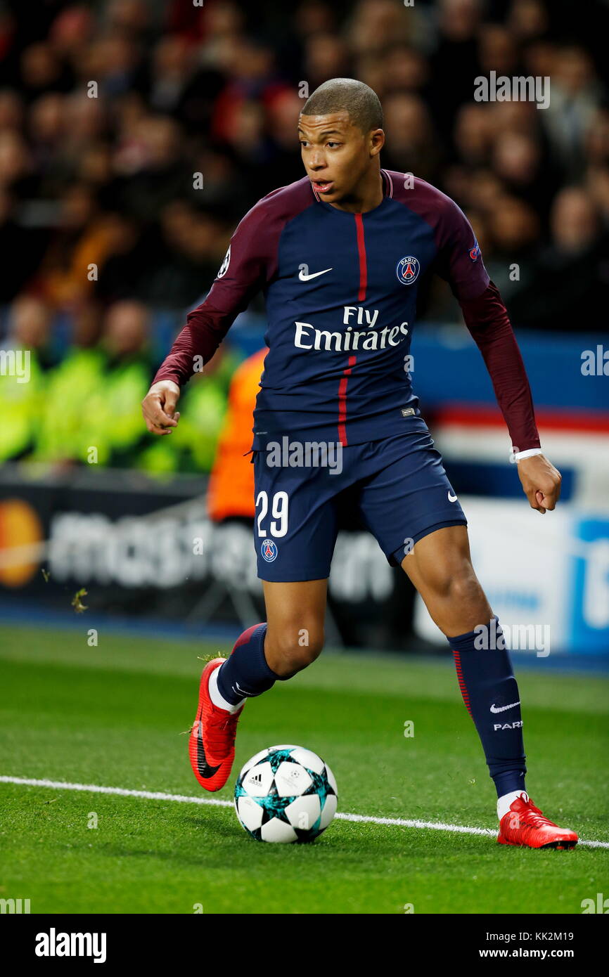 Paris, France. 22nd Nov, 2017. Kylian Mbappe (PSG) Football Paris, France. 22nd Nov, 2017. Kylian Mbappe (PSG) Football