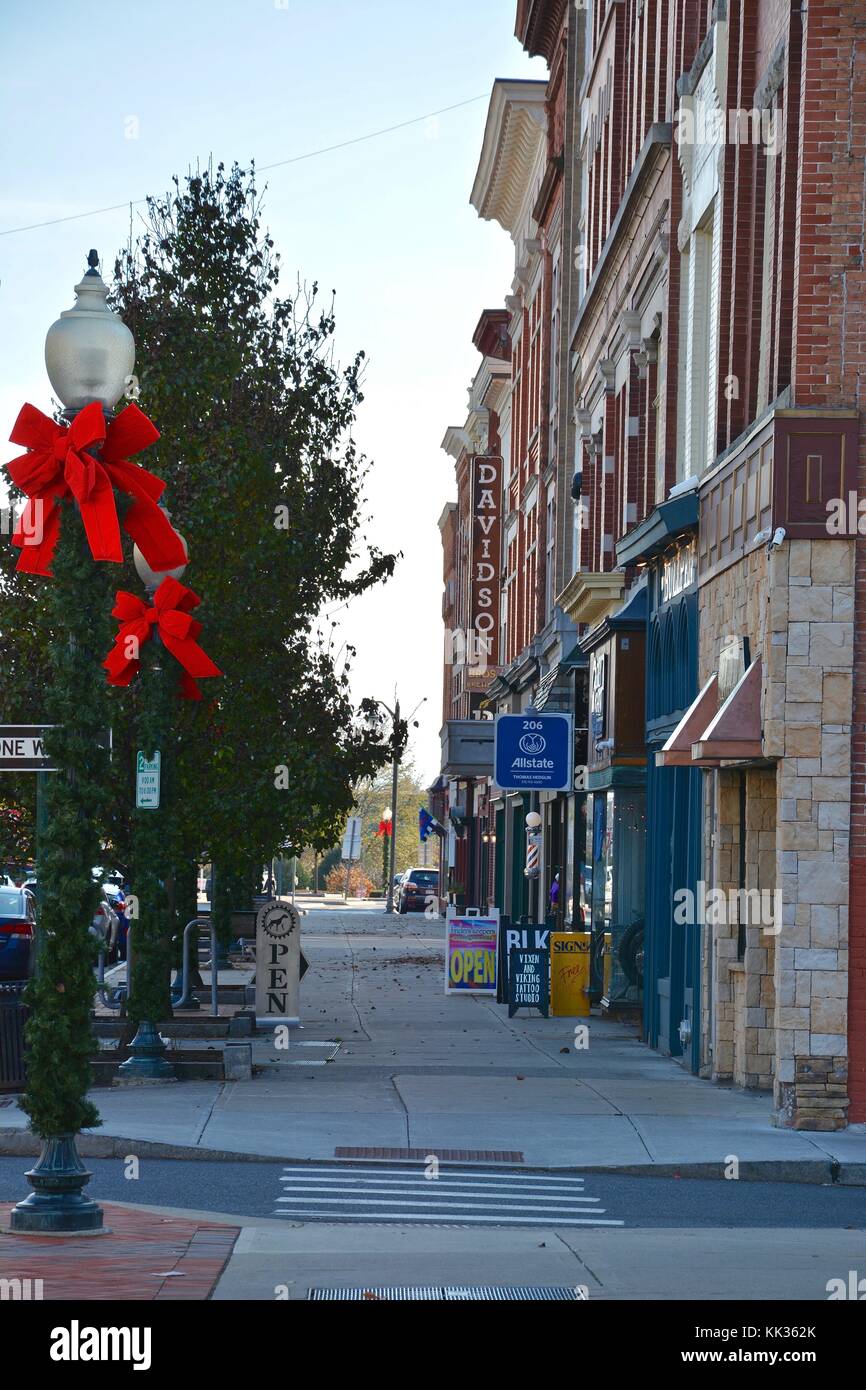 A view of Glen Street (the Main Street), the central business district