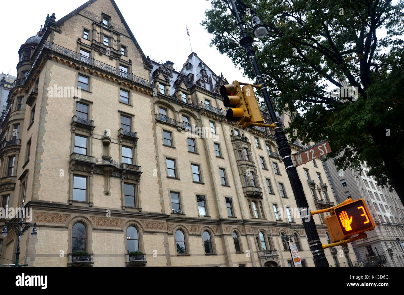 The Dakota Building 1 W 72nd St New York City Stock Photo