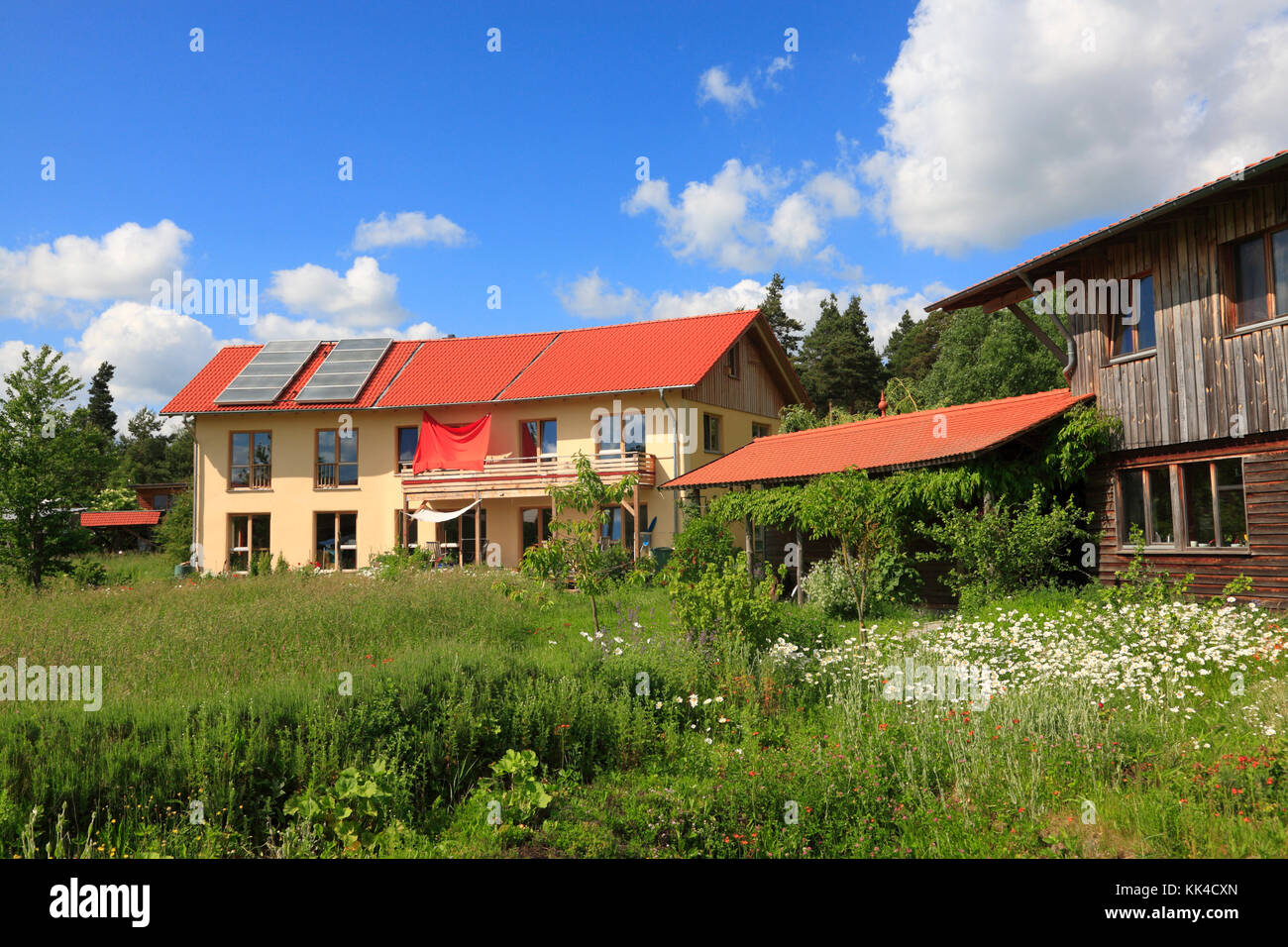 Straw bale house hires stock photography and images Alamy