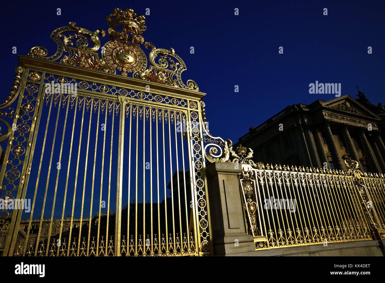 Grids or the Palace of Versailles. -  24/06/2010  -    -  Gate of the Palace of Versailles in the summer under the sun.   -  Sylvain Leser / Le Pictorium Stock Photo