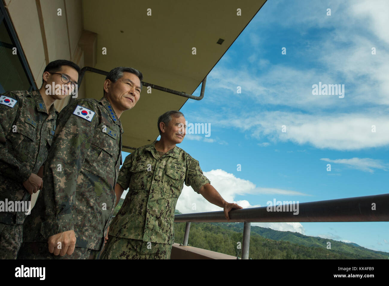 Navy Adm. Harry Harris, Commander, U.S. Pacific Command, meets with Republic of Korea Chairman of the Joint Chiefs of Staff, Gen. Jeong Kyeong-doo, before a trilateral meeting between the U.S., Republic of Korea, and Japan at PACOM headquarters. The session was the fifth between the senior most U.S., ROK and Japanese military officers since July, 2014. The leaders discussed multilateral and bilateral initiatives designed to improve interoperability and readiness as well as North Korea’s recent long-range ballistic missile and nuclear tests and agreed to firmly respond to the acts in full coord Stock Photo