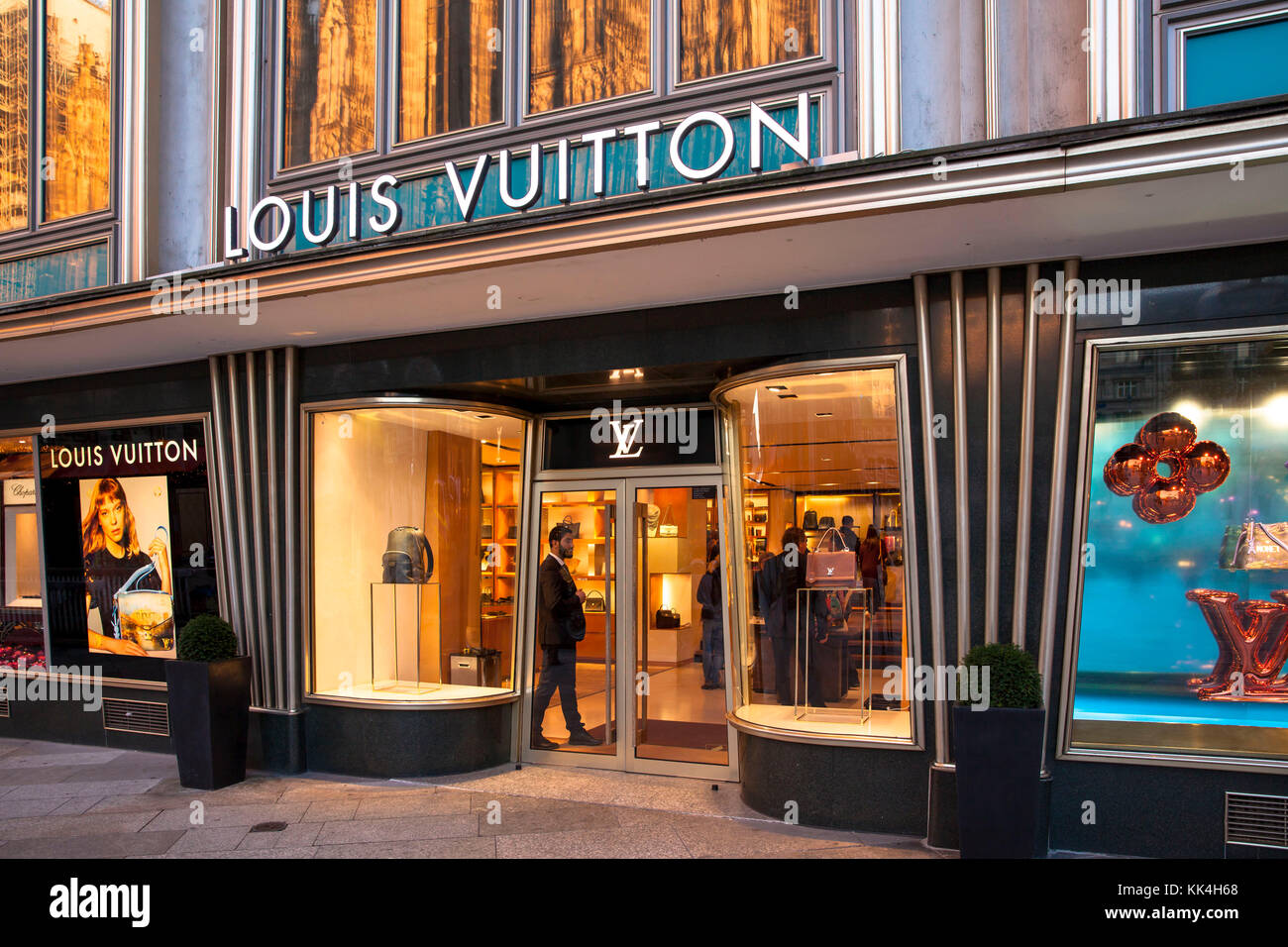 Germany, North Rhine-Westphalia, Cologne, the Louis Vuitton Store at the Blau-Gold-House near the cathedral.  Deutschland, Nordrhein-Westfalen, Koeln, Stock Photo