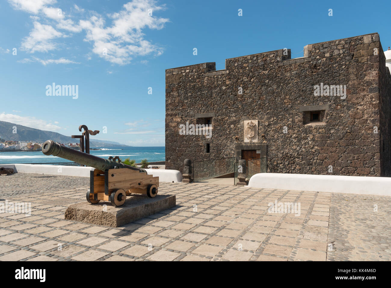 Kastell, Castello de San Felipe in Puerto de la Cruz, Kanone, Teneriffa Stock Photo