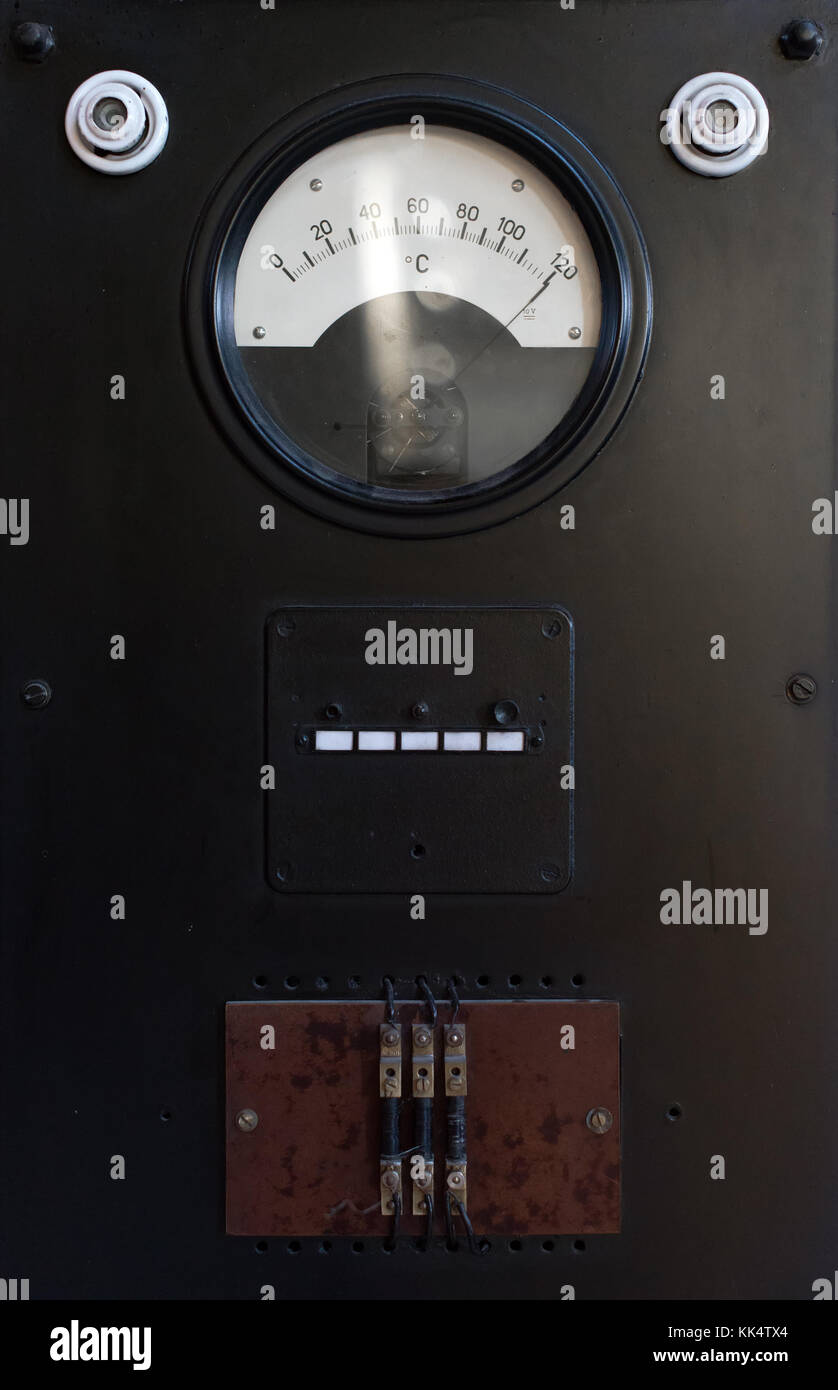 Celsius temperature analog panel indicator meter 20 to 100 °C EAST