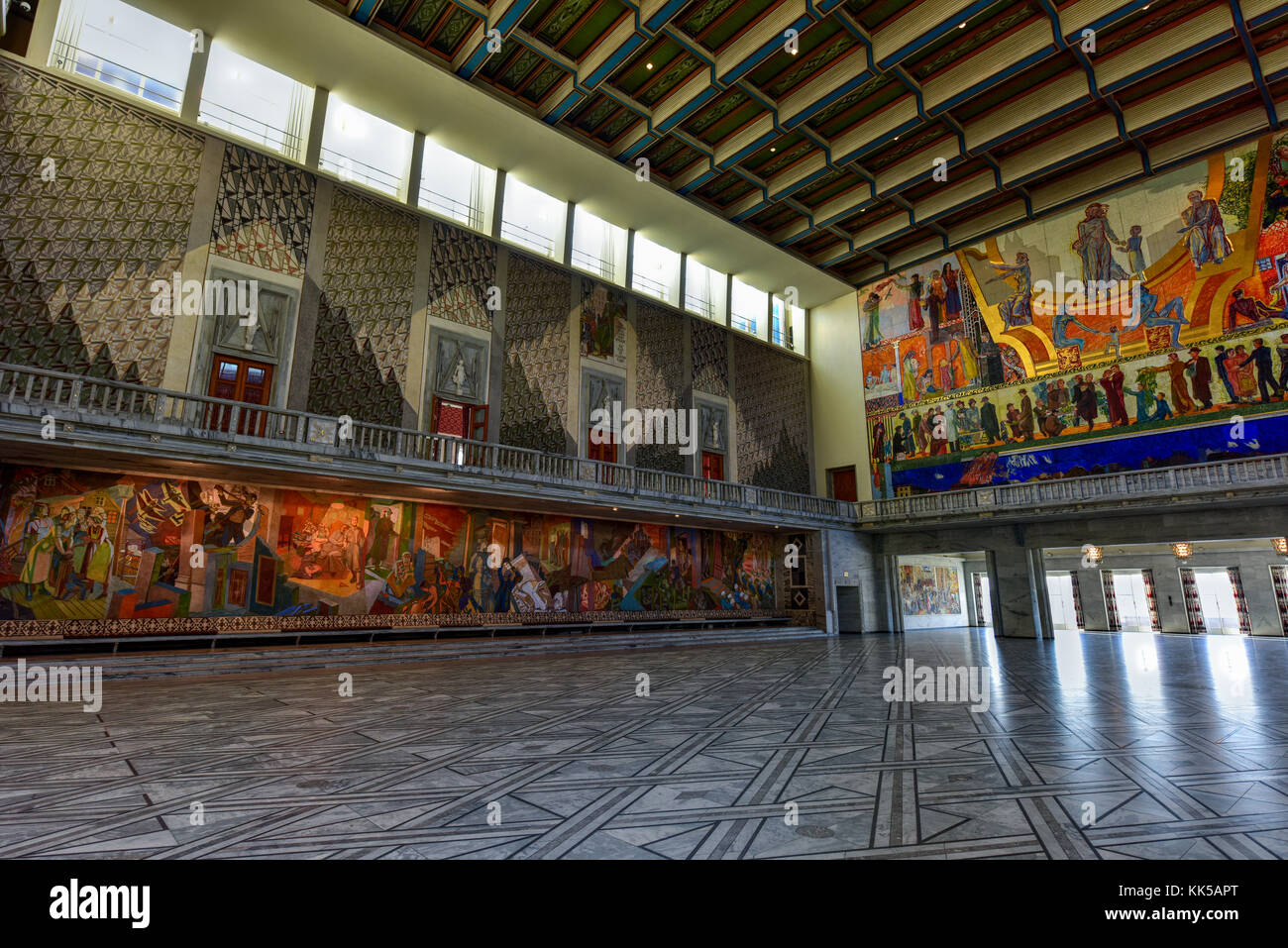 Oslo City Hall (Norwegian: Oslo radhus) houses the city council, city ...