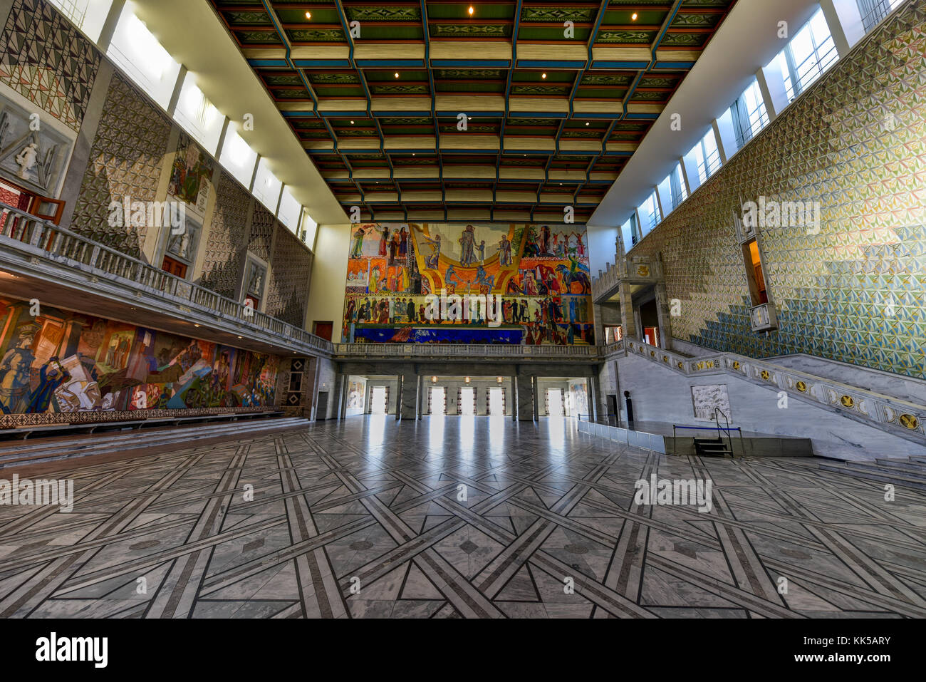Oslo City Hall (Norwegian: Oslo radhus) houses the city council, city ...