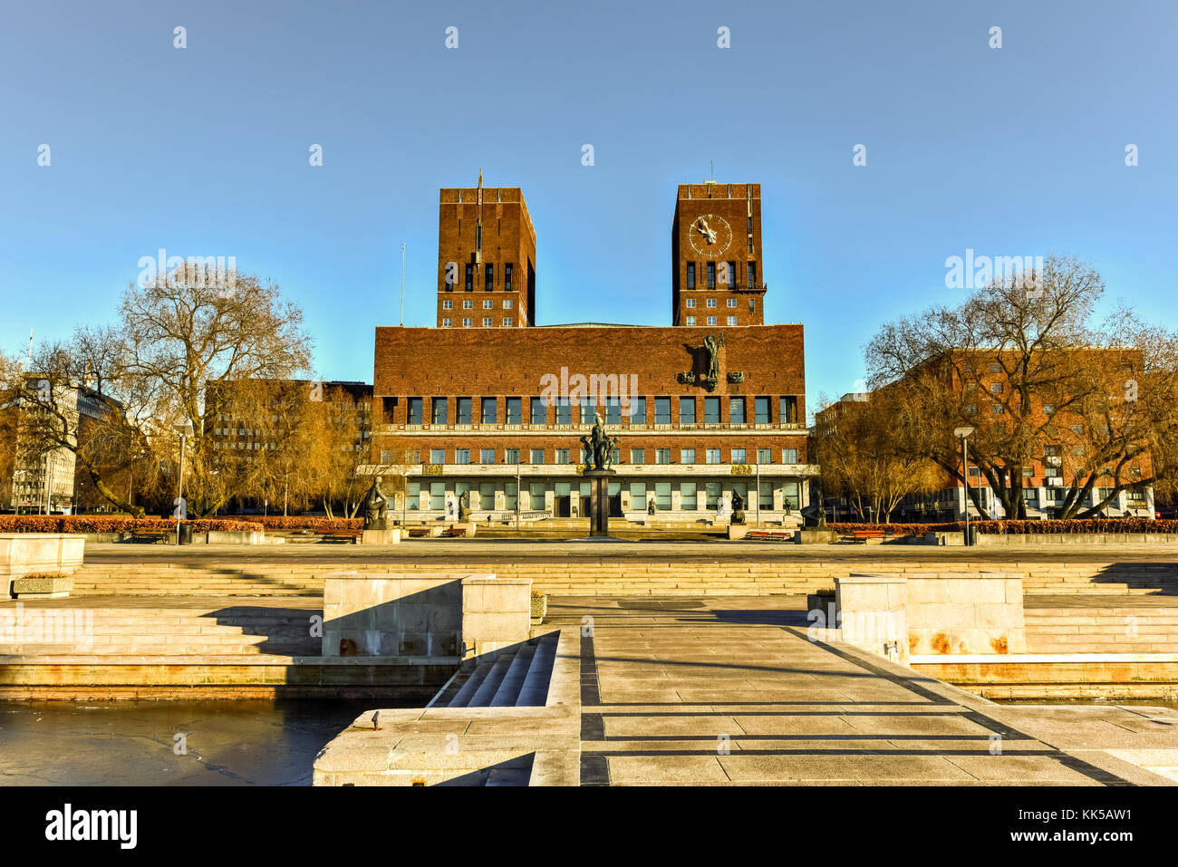 Oslo City Hall (Norwegian: Oslo radhus) houses the city council, city ...