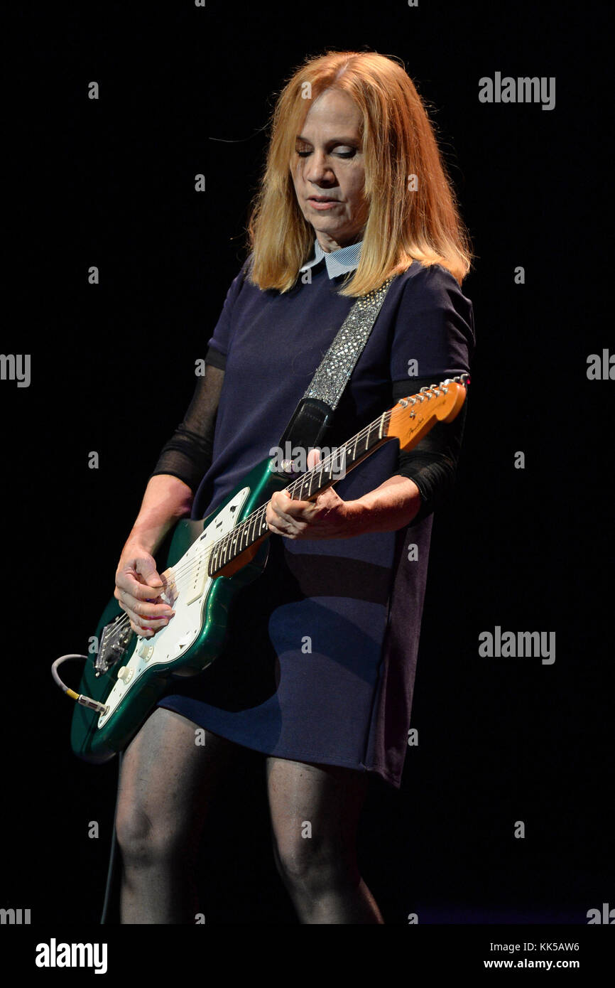 Charlotte caffey hi-res stock photography and images - Alamy